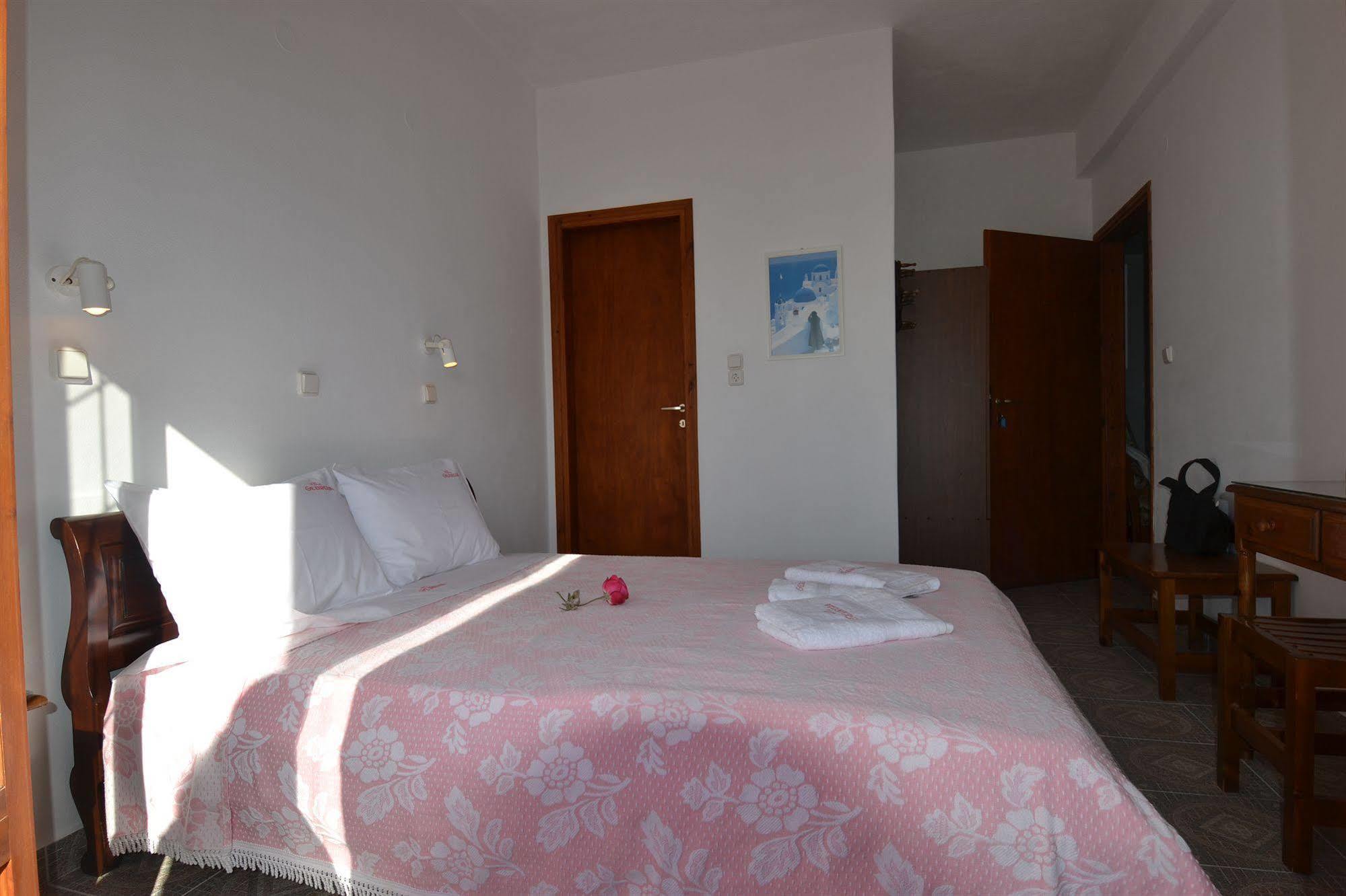 Georgia 3* Perissa (Santorini)