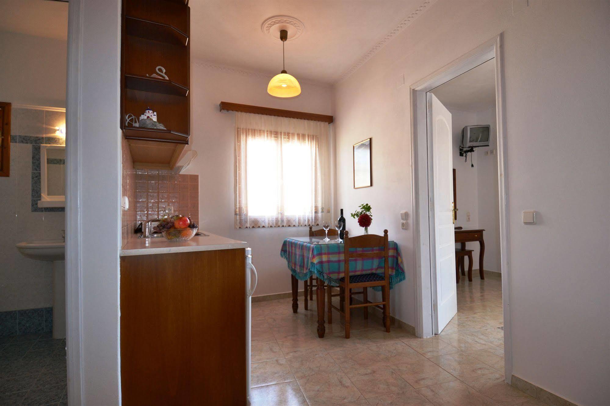Georgia 3* Perissa (Santorini)