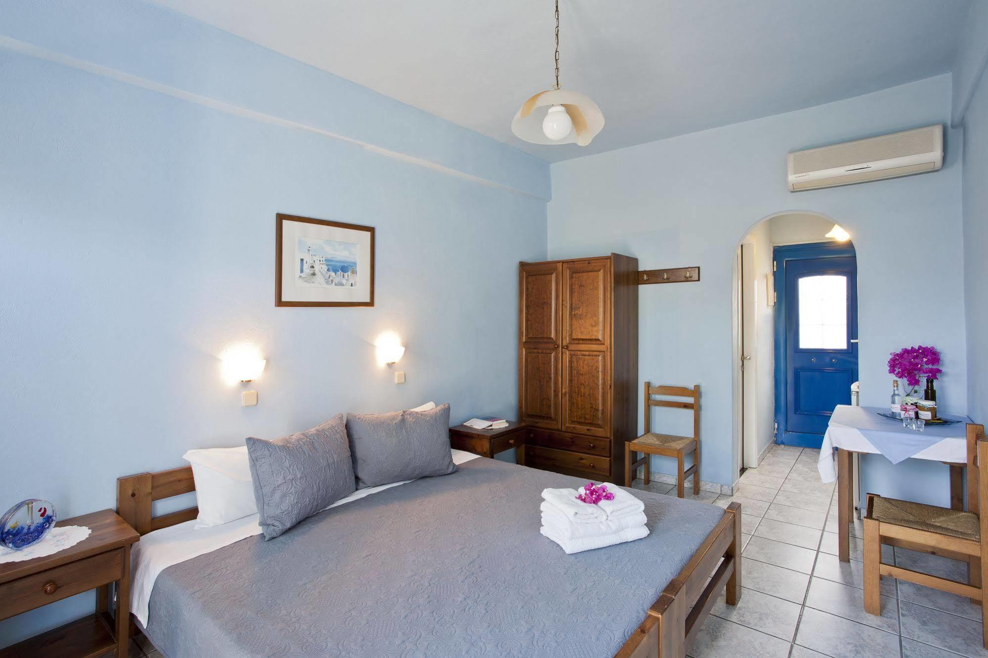 Stefano * Naousa (Paros)