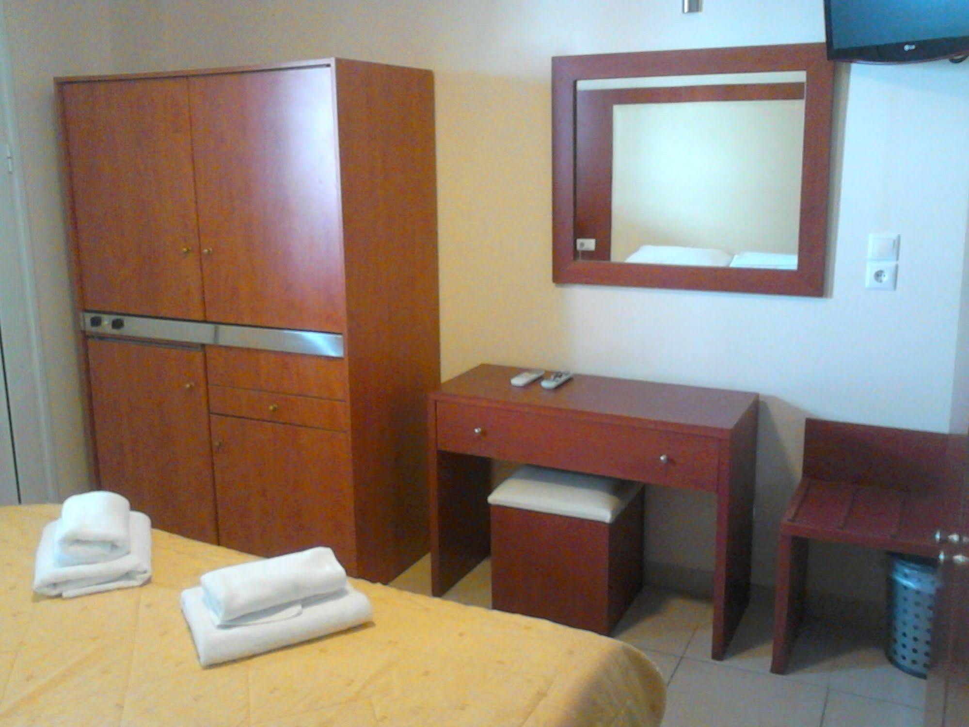 Hotel Frini 3*