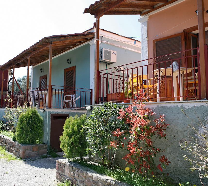 Paradisos Apartment *