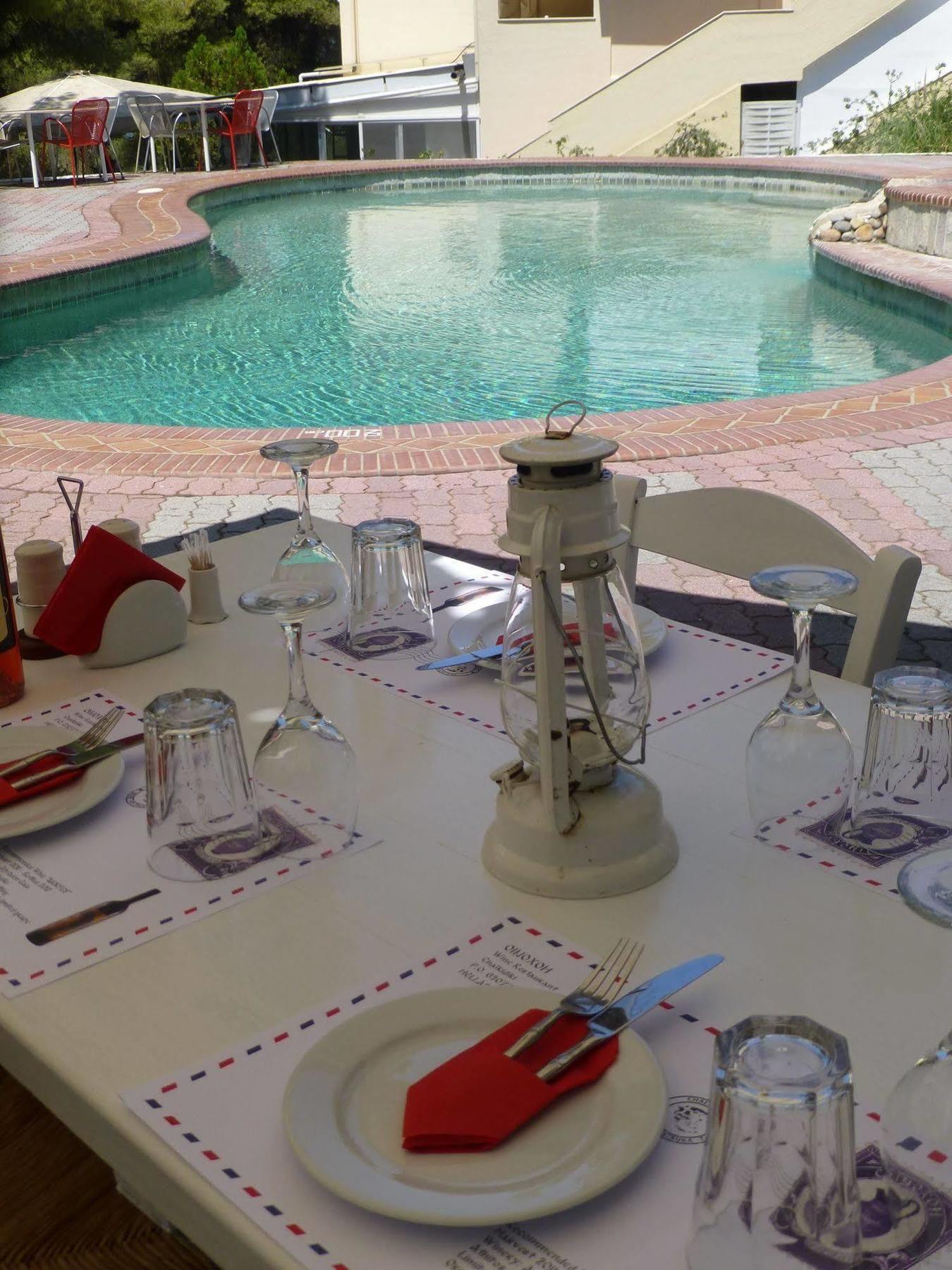Dryades Hotel 3*