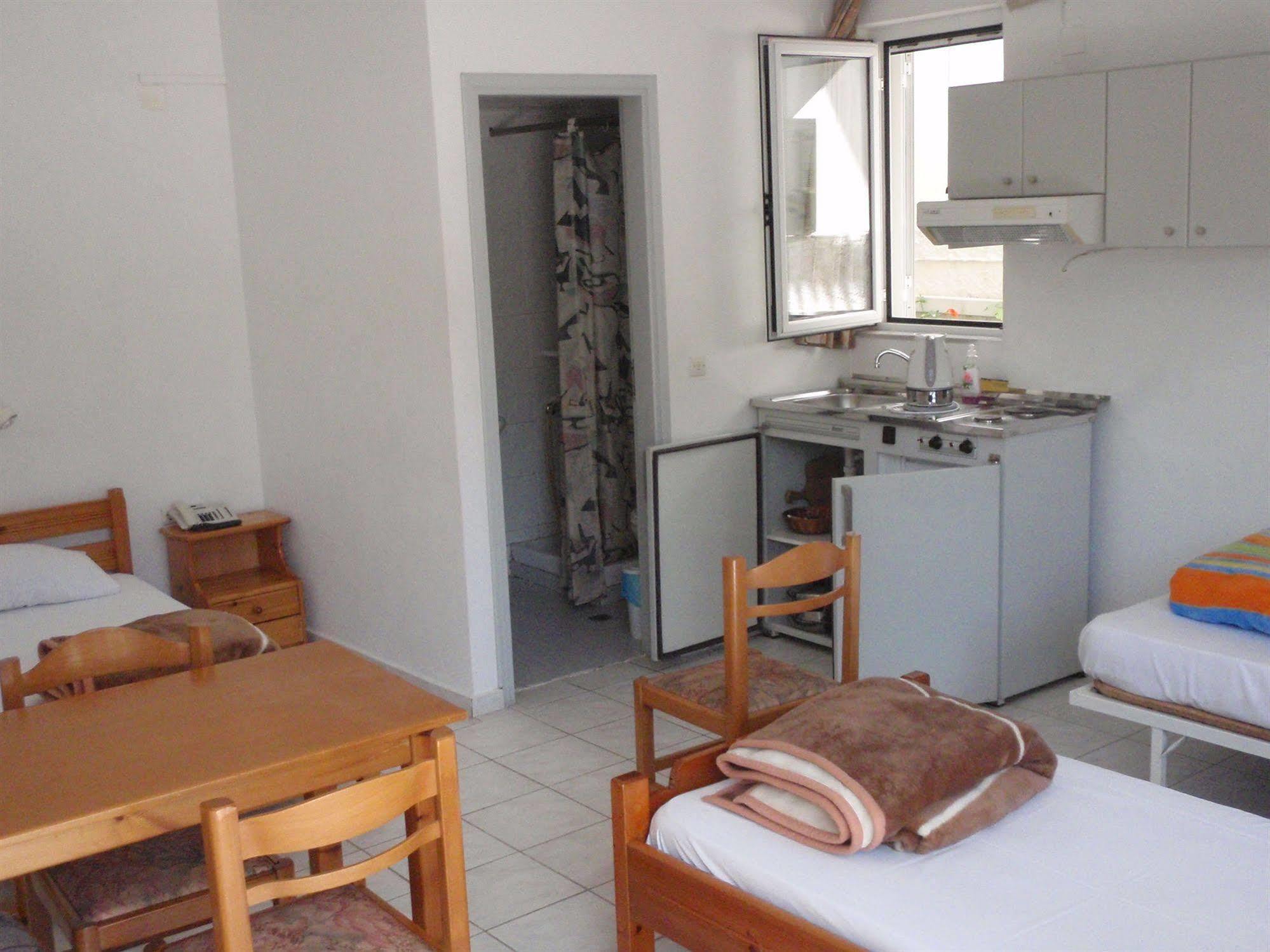 Niriis Aparthotel *