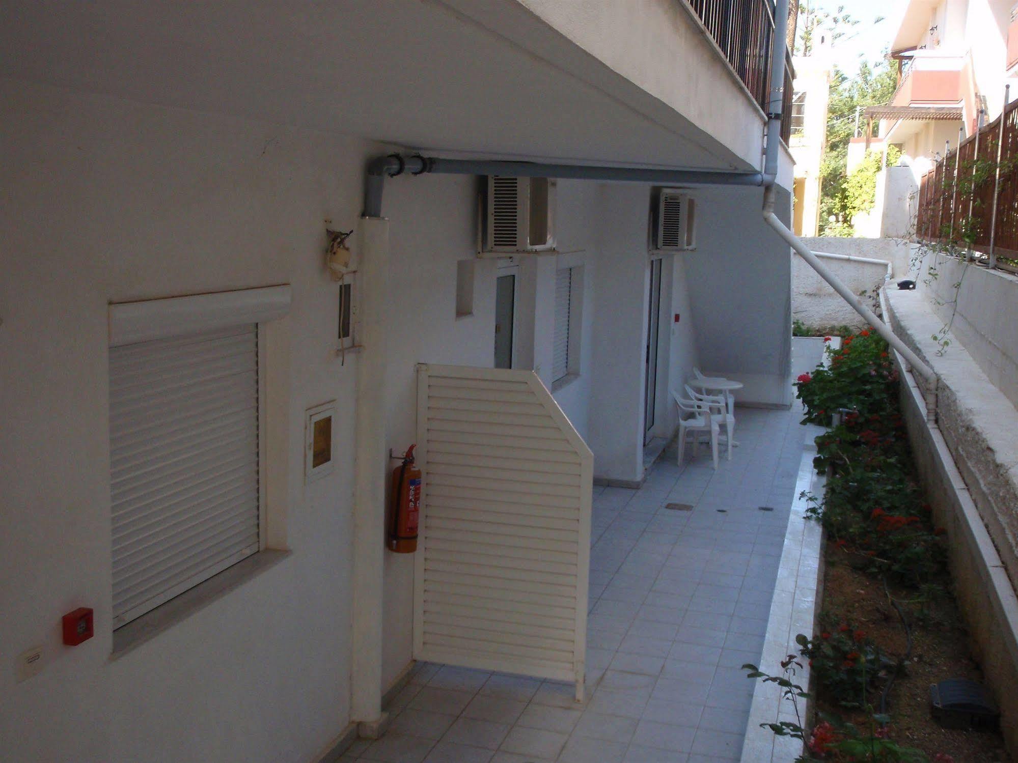Niriis Aparthotel *