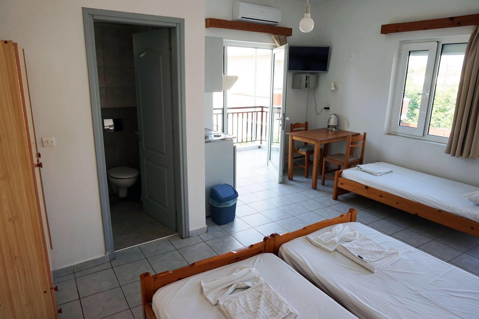 Niriis Aparthotel *