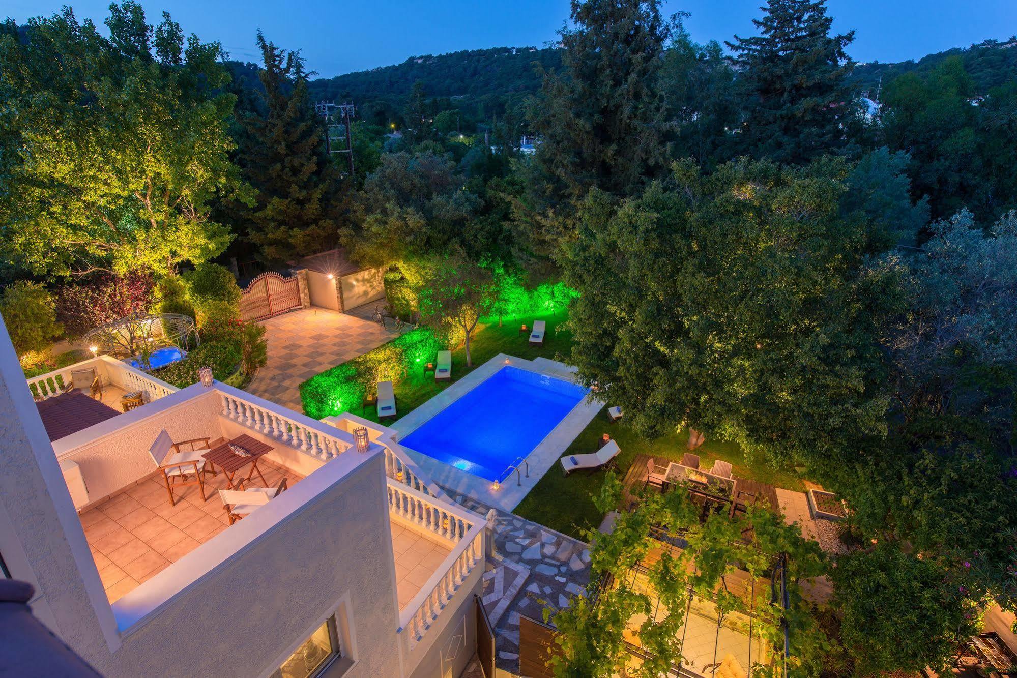 Small Paradise With Pool & Jacuzzi 