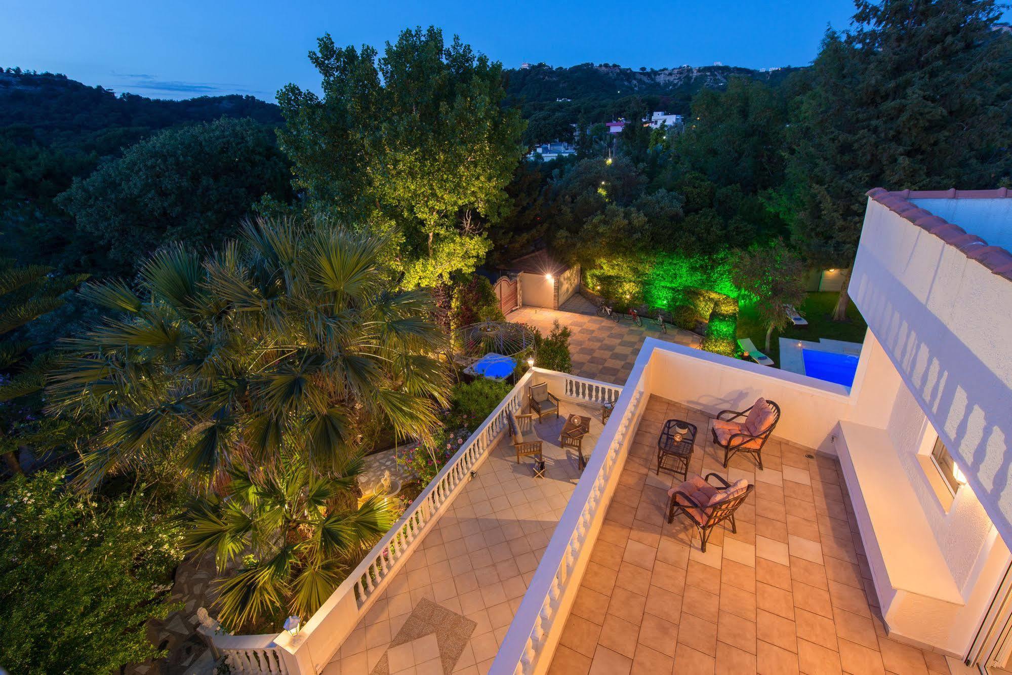 Small Paradise With Pool & Jacuzzi 