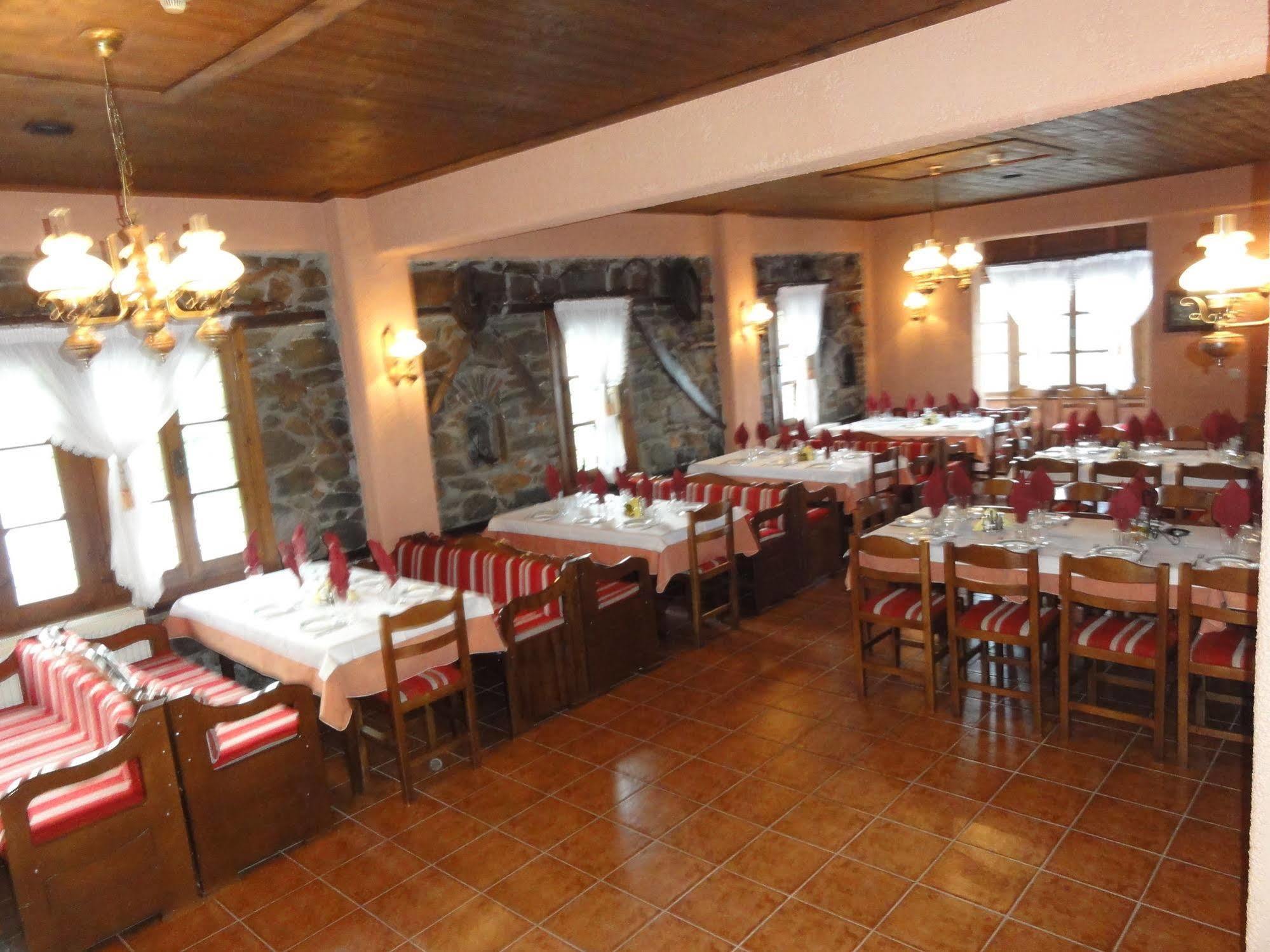 Hotel Sintrivanis Mountain