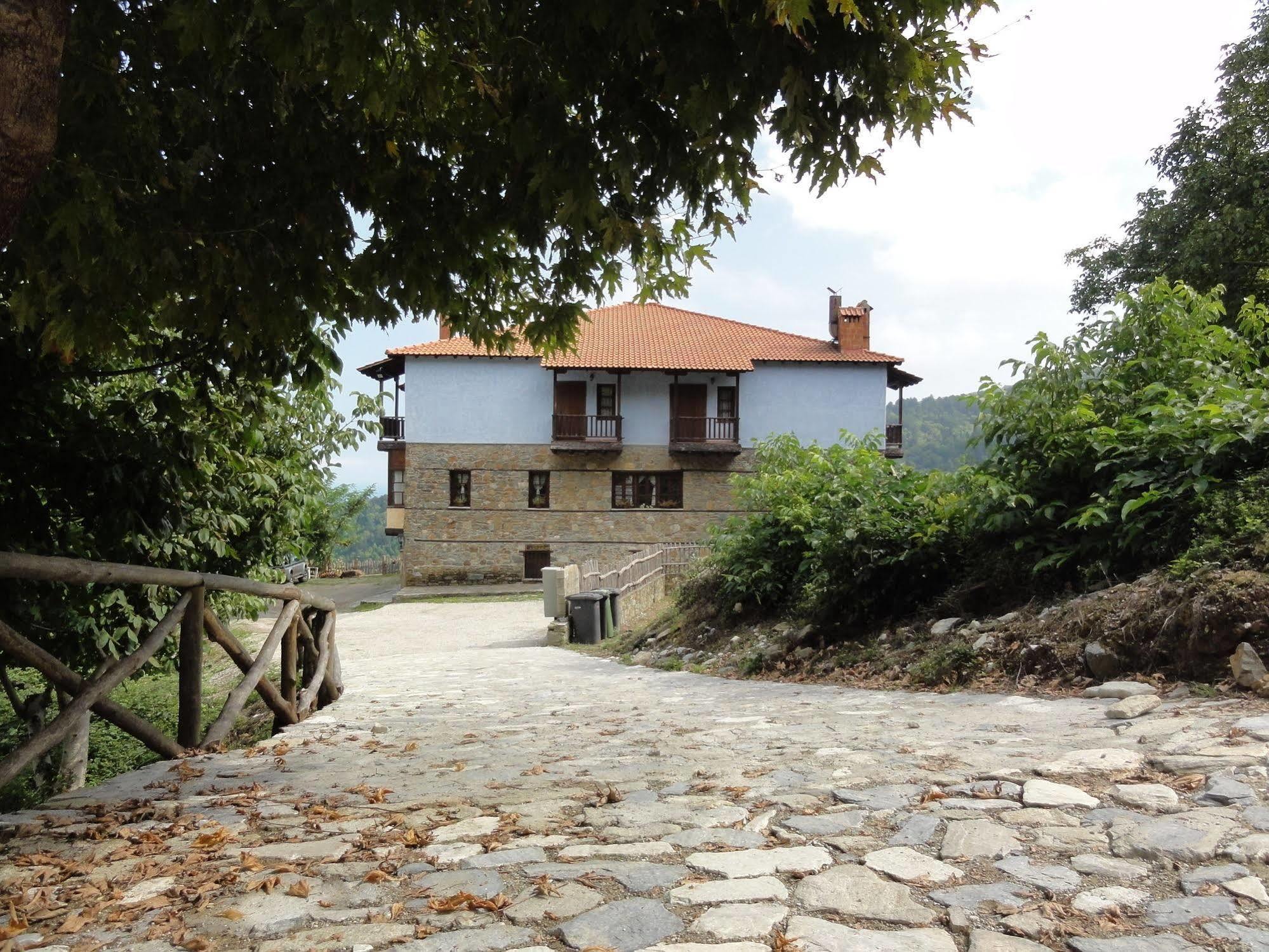 Sintrivanis Mountain Hotel 3*