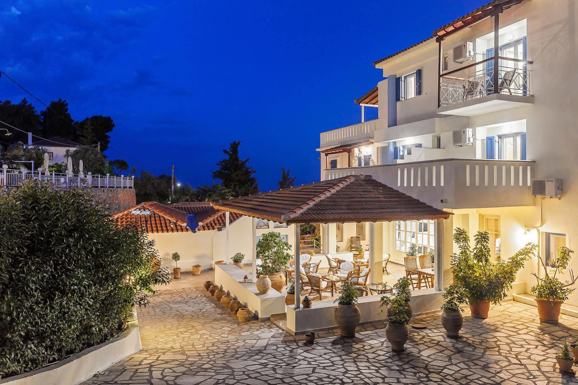 Hotel & Boutique 3*