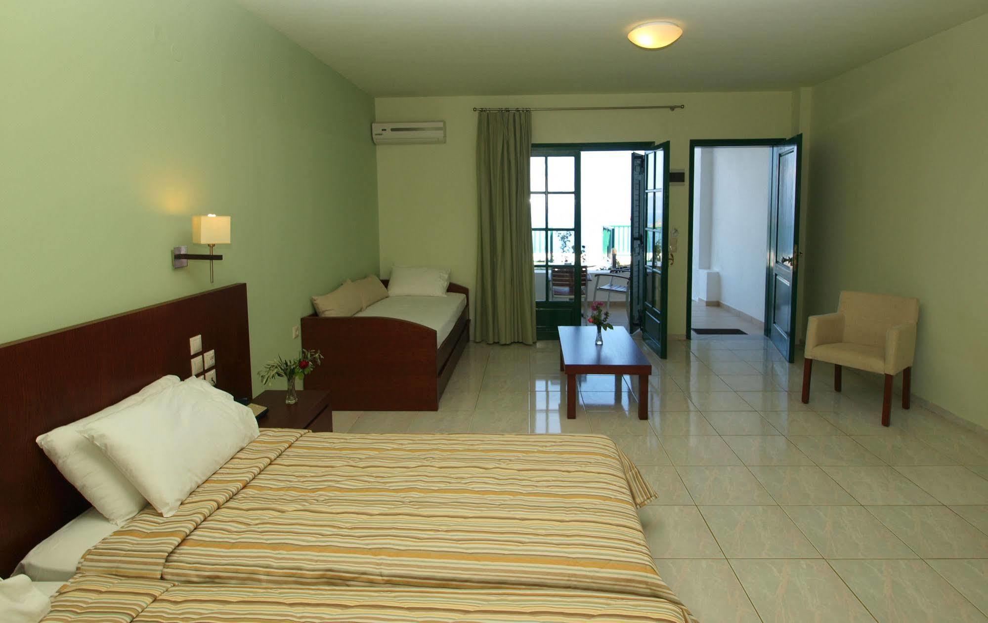 Skiathos Club & Hotel