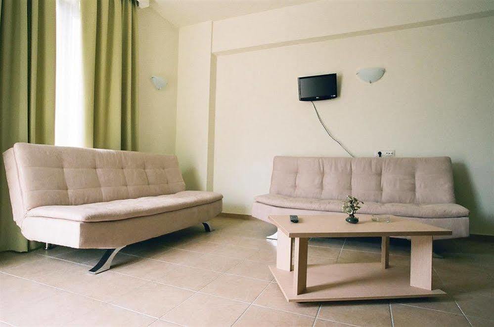 Athina Aparthotel