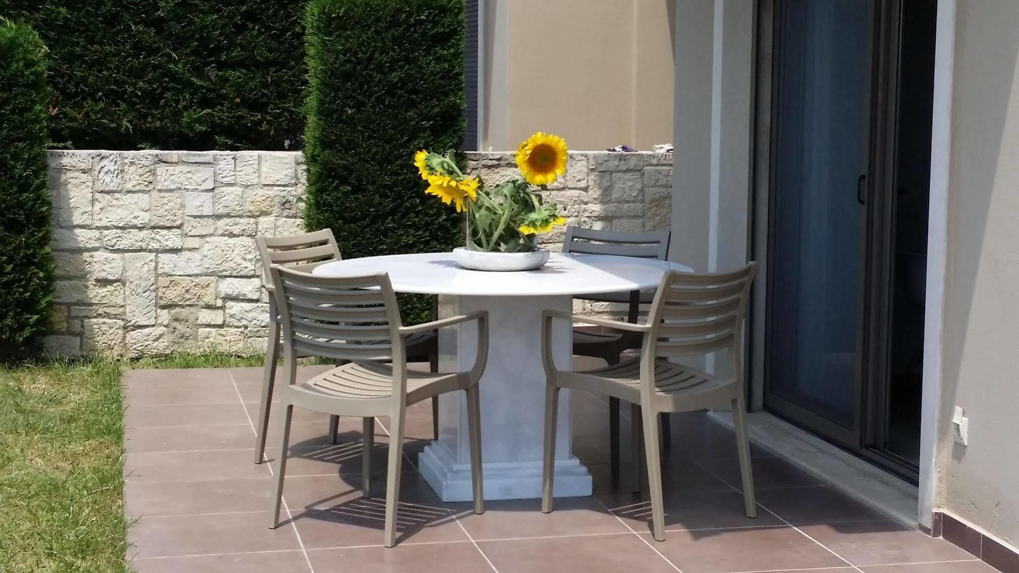 Niovi Boutique Apartment