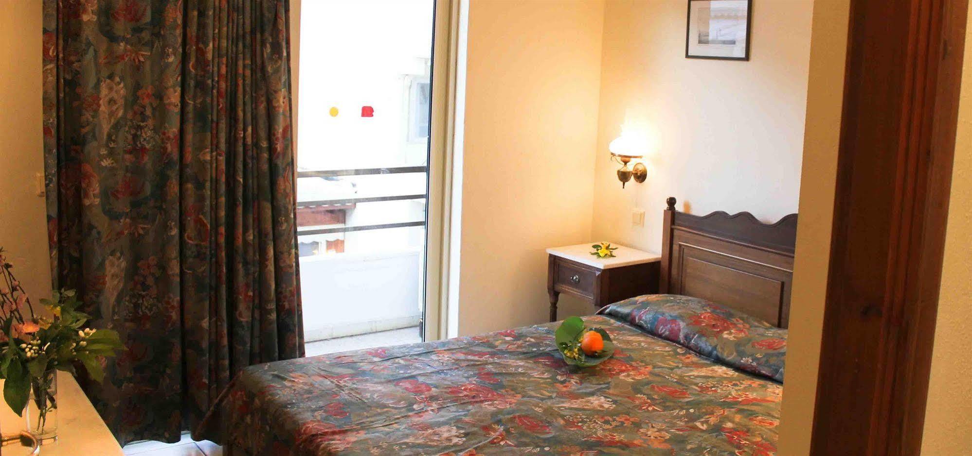 Aparthotel Royal Centre 2*
