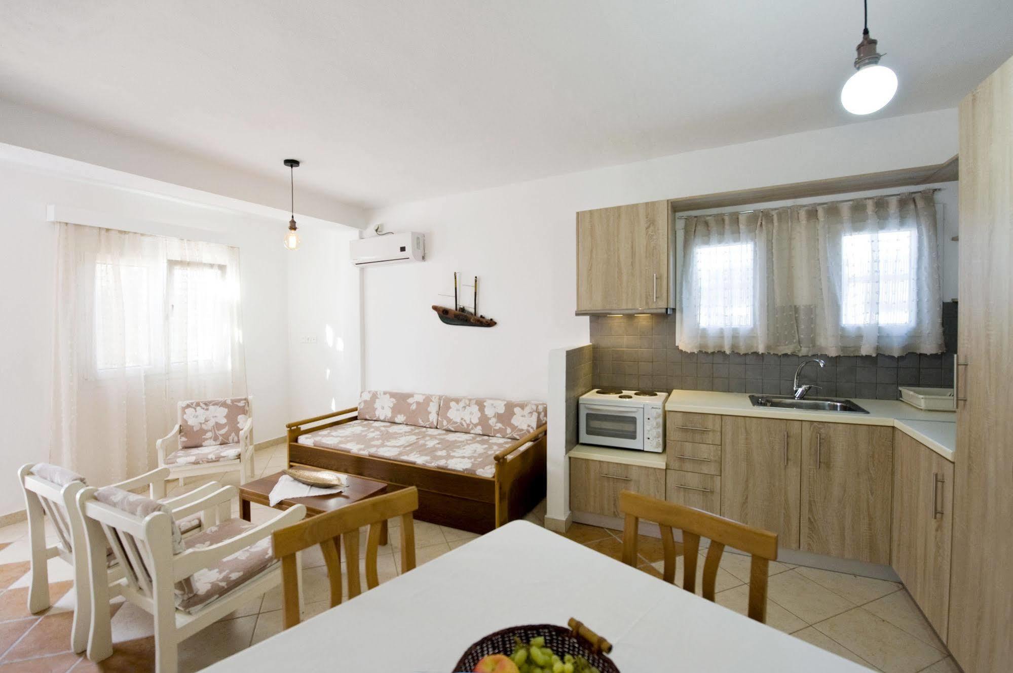 Tsakanos Apartment