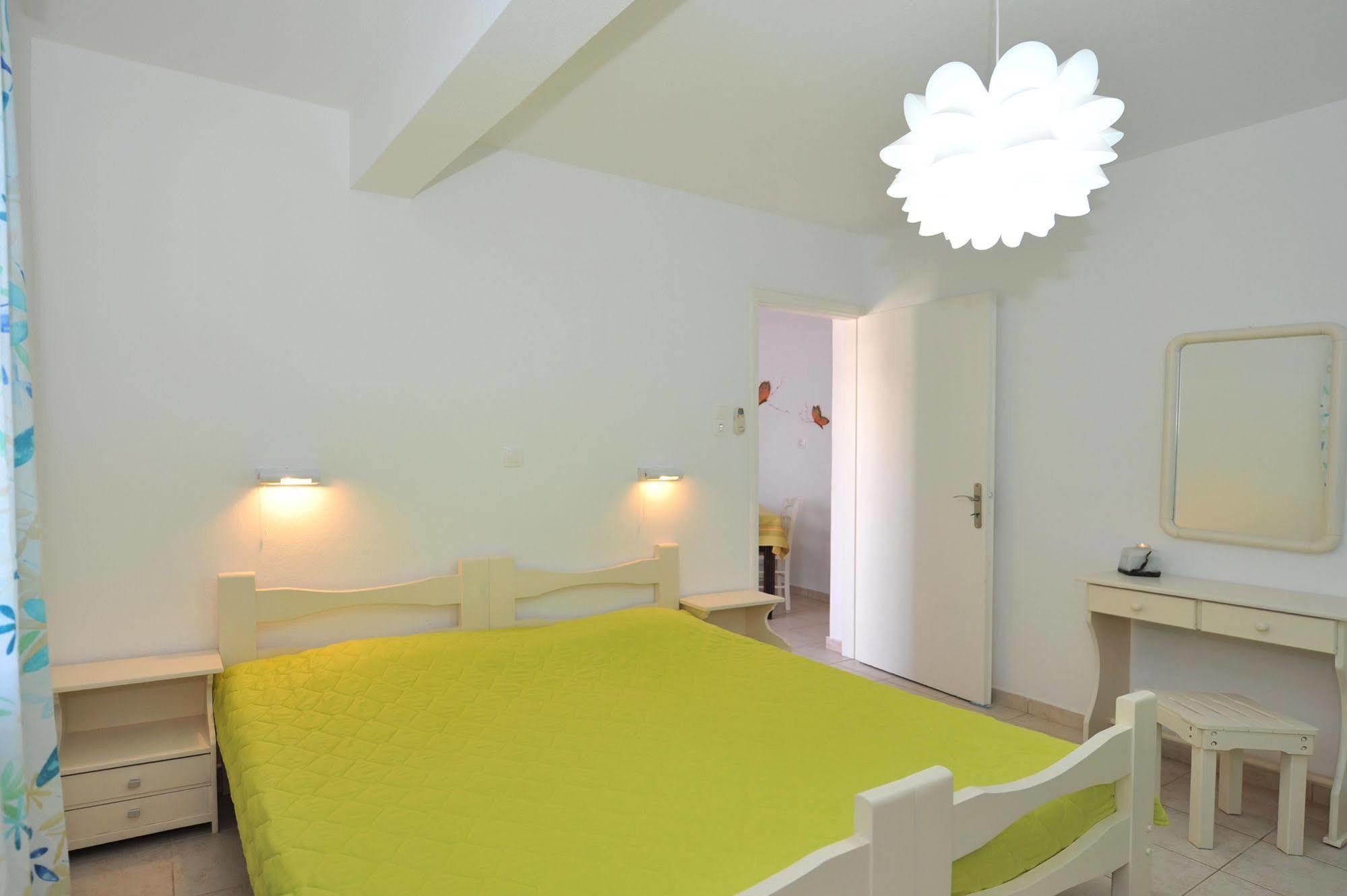 Tsakanos Apartment Adamantas (Milos)