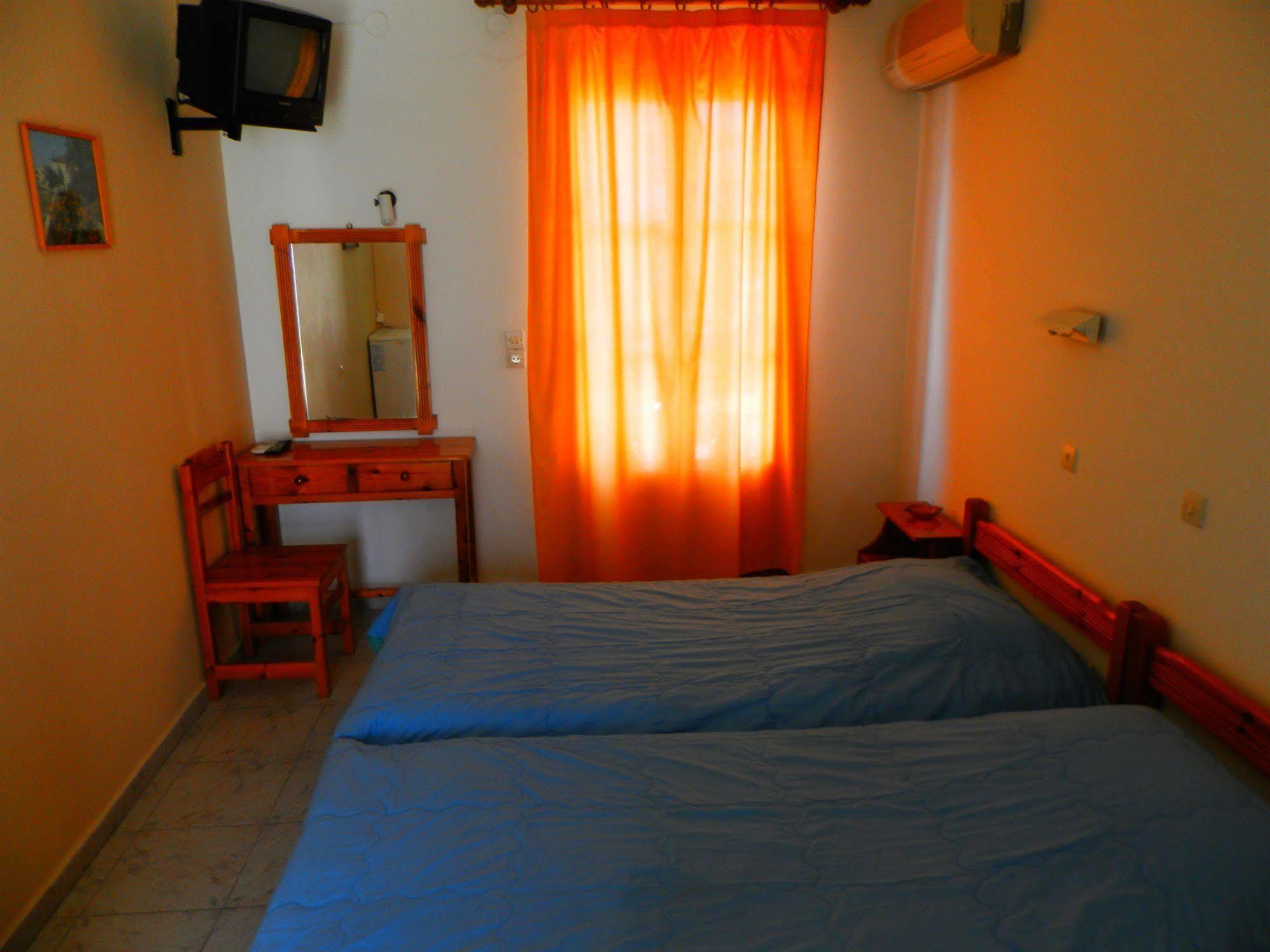Hotel Delfini Patmos Town