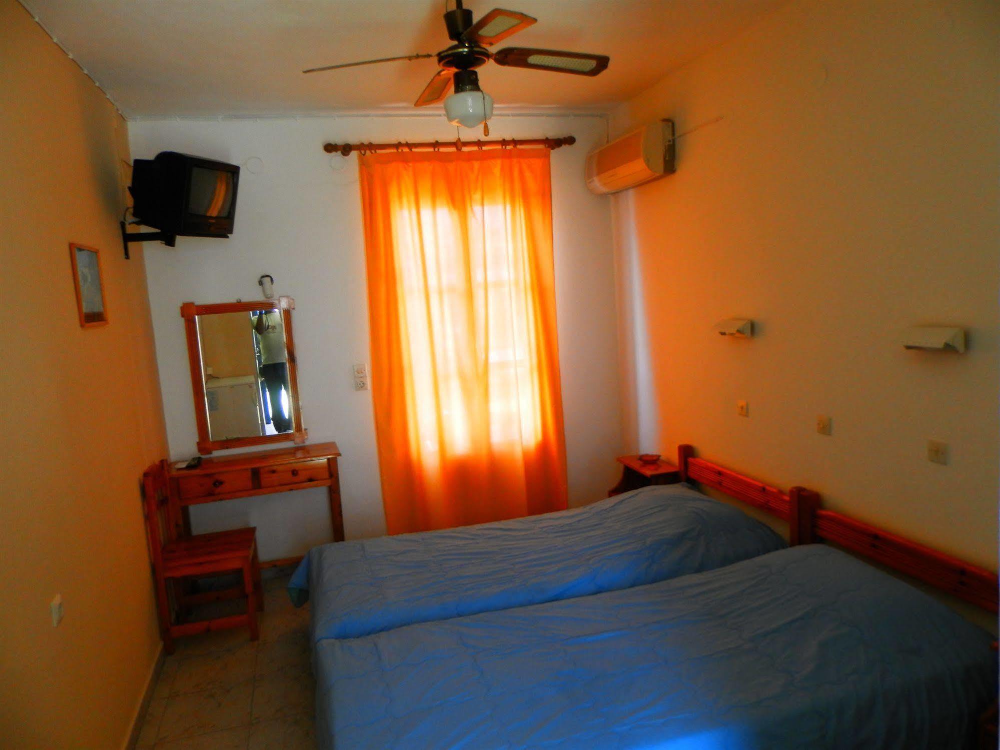 Hotel Delfini Patmos Town
