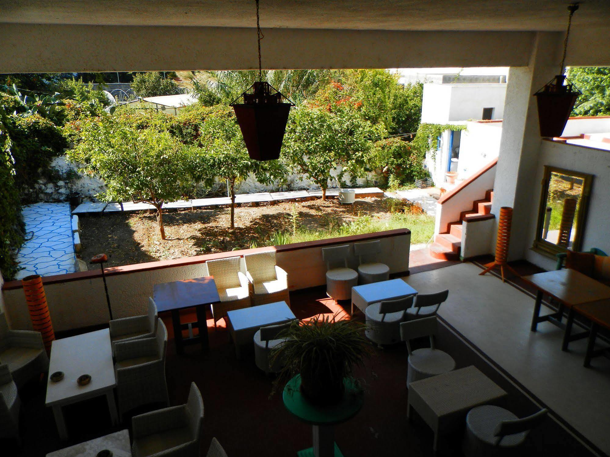 Hotel Delfini Patmos Town