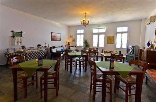 Bed & Breakfast & Archontou 3*