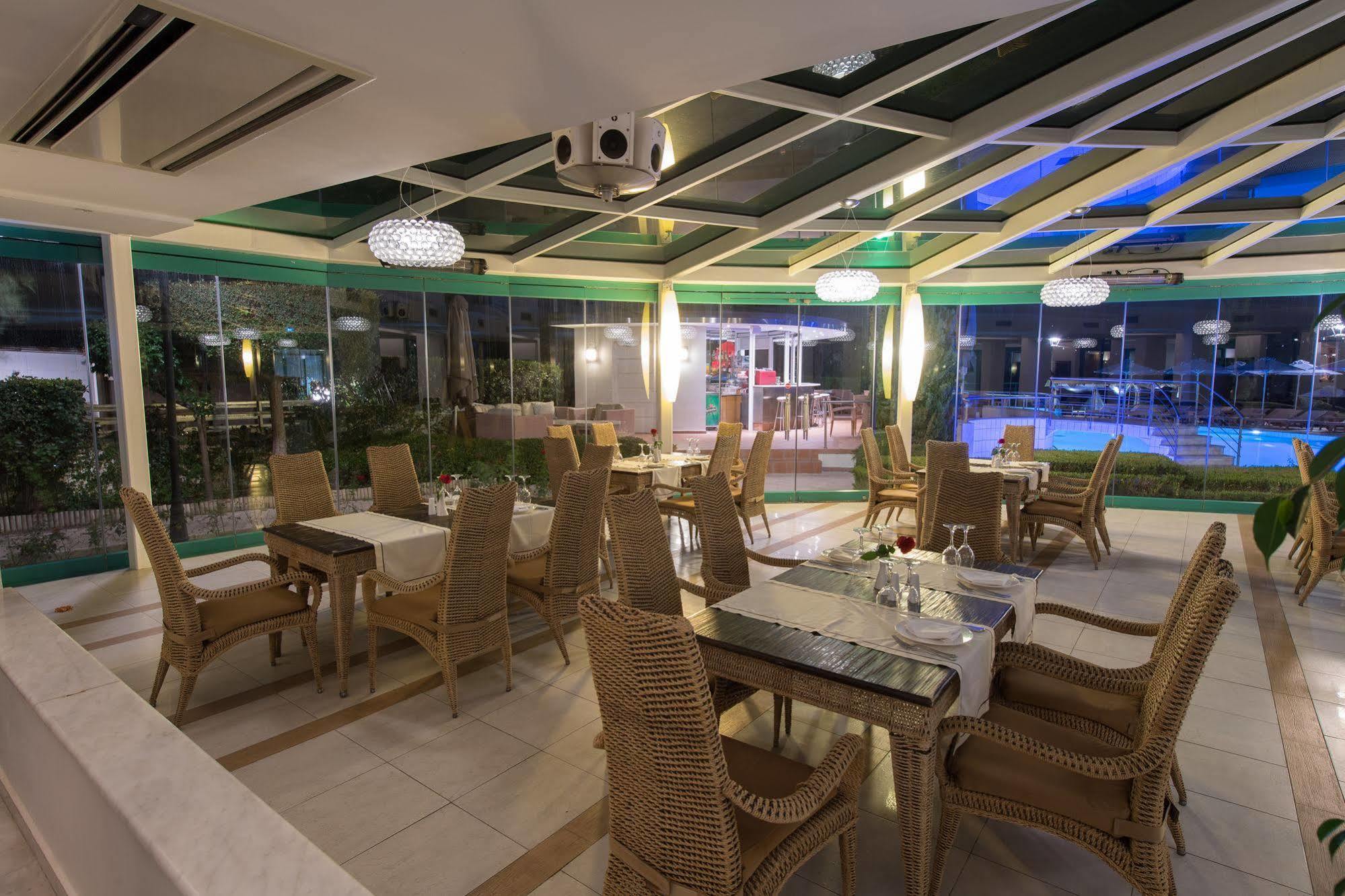 Poseidon Palace Resort 4*