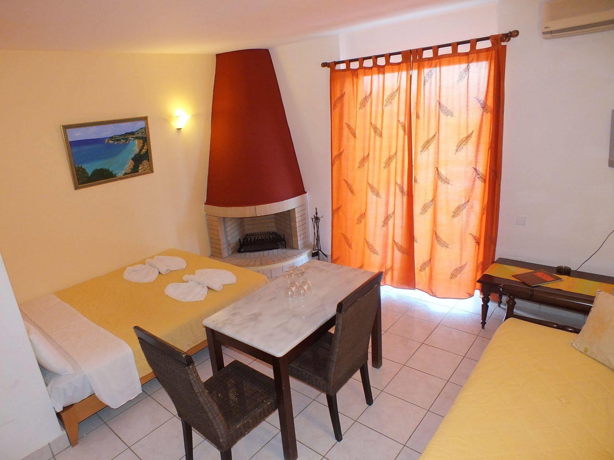 Aparthotel Golden - & 3*