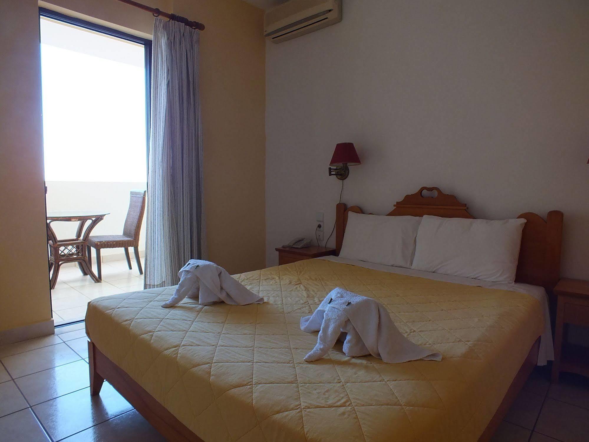 Aparthotel Golden - & Hersonissos (Crete)