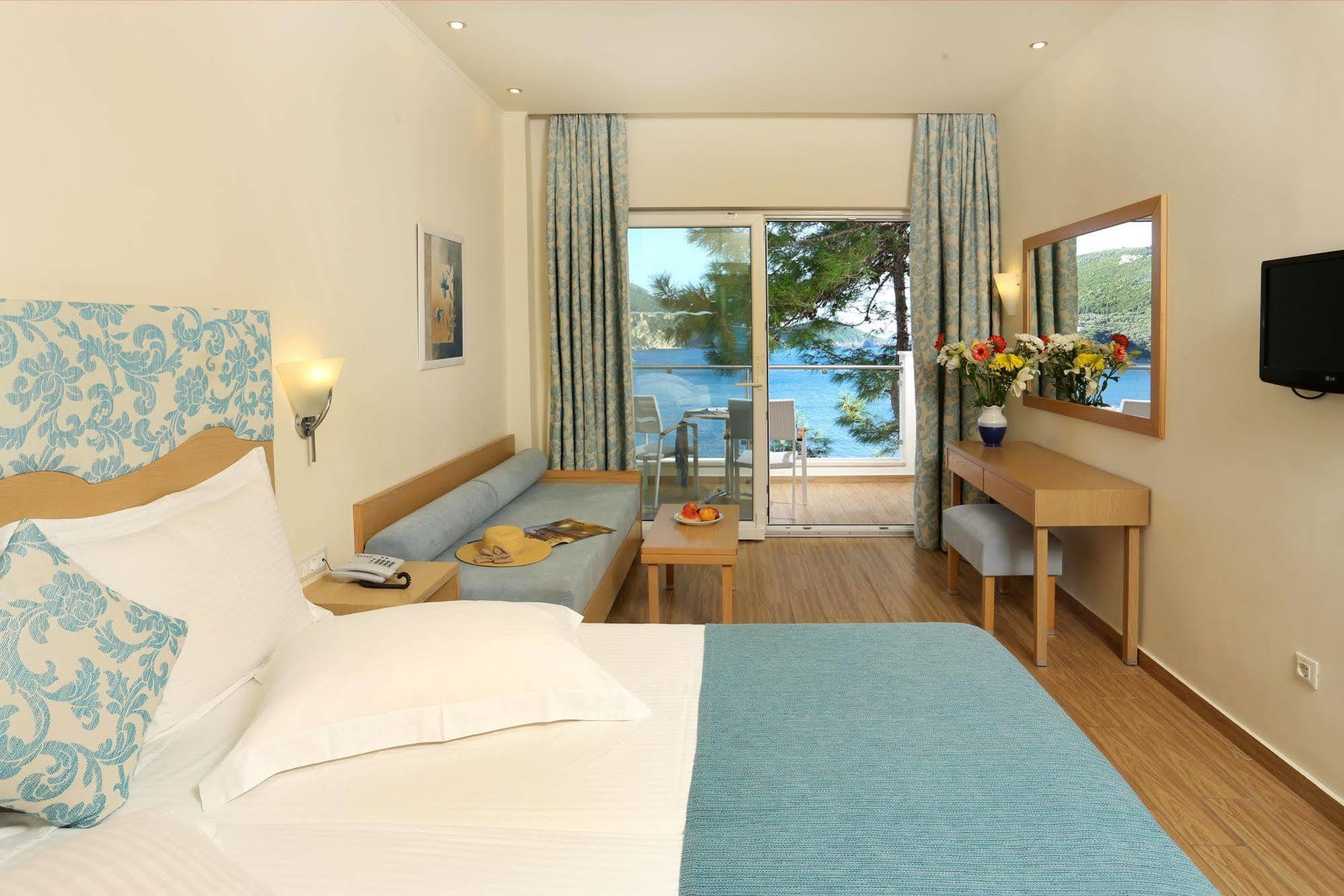 Hotel Akrotiri - Adult Friendly