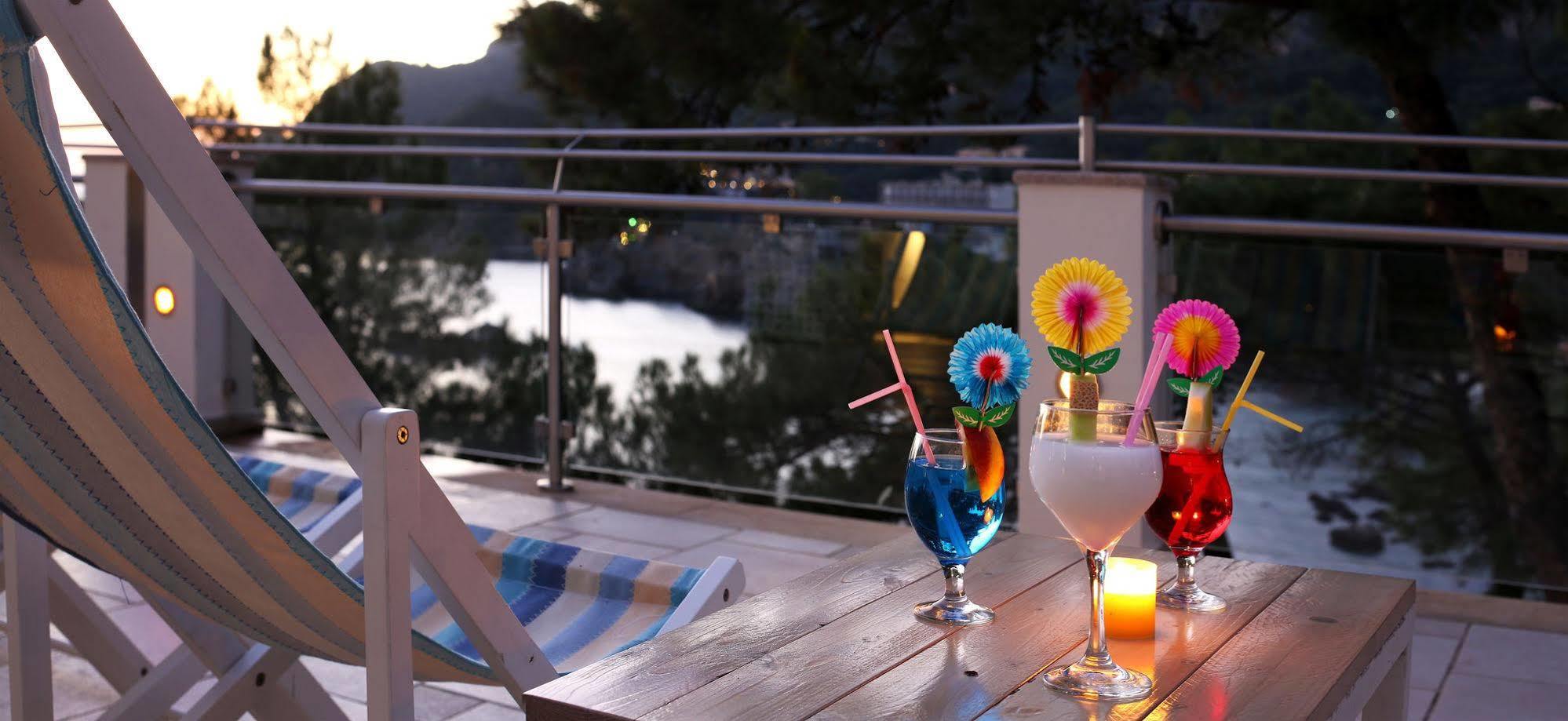 Akrotiri - Adult Friendly Paleokastritsa