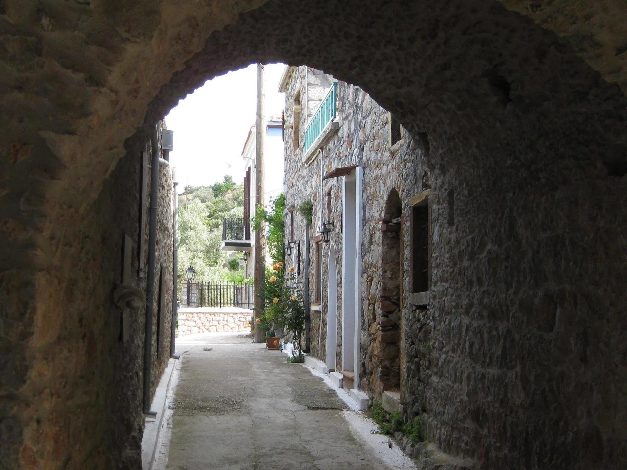 Traditional Ianthe 3* Vessa