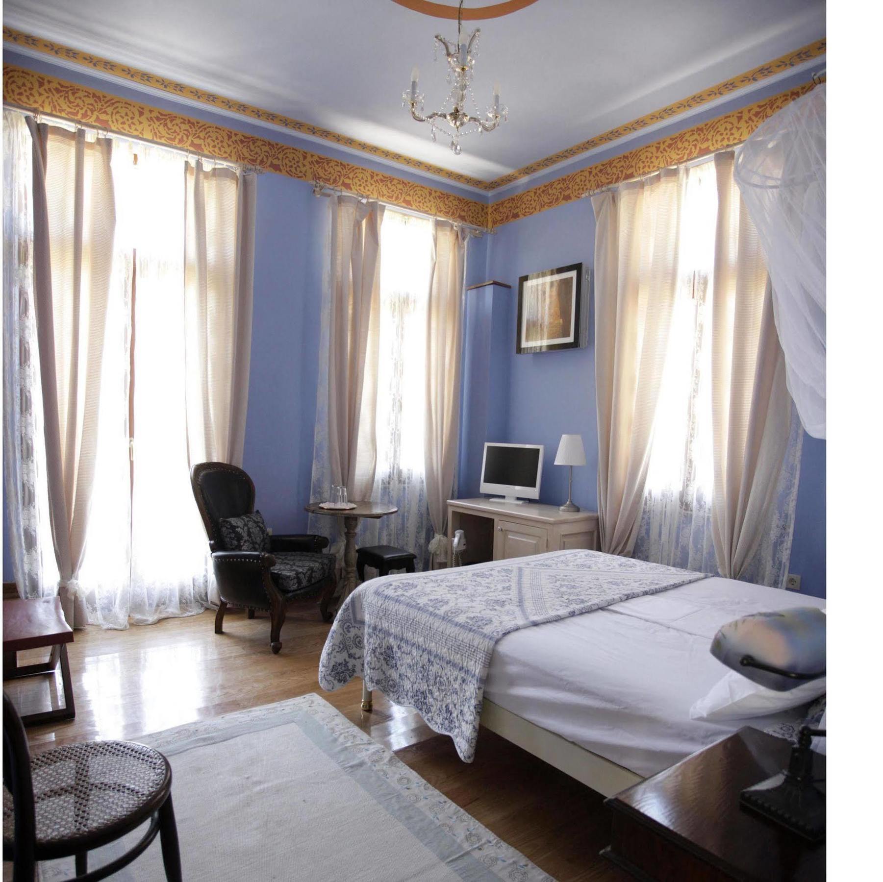 Traditional Ianthe Hotel 3*