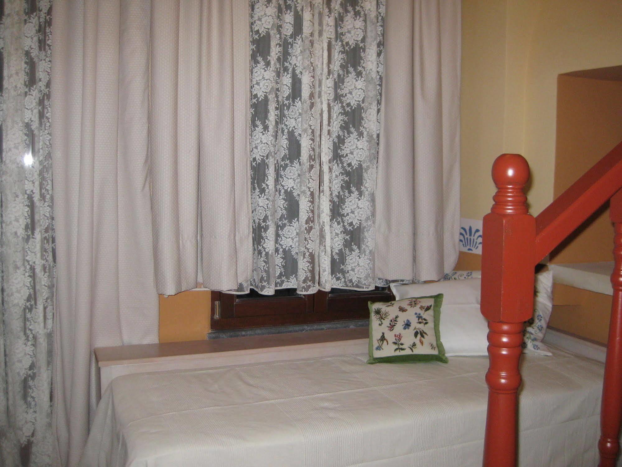 Hotel Traditional Ianthe 3*