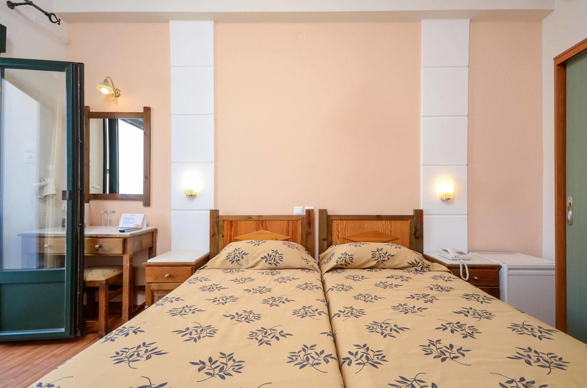 Coronis Hotel