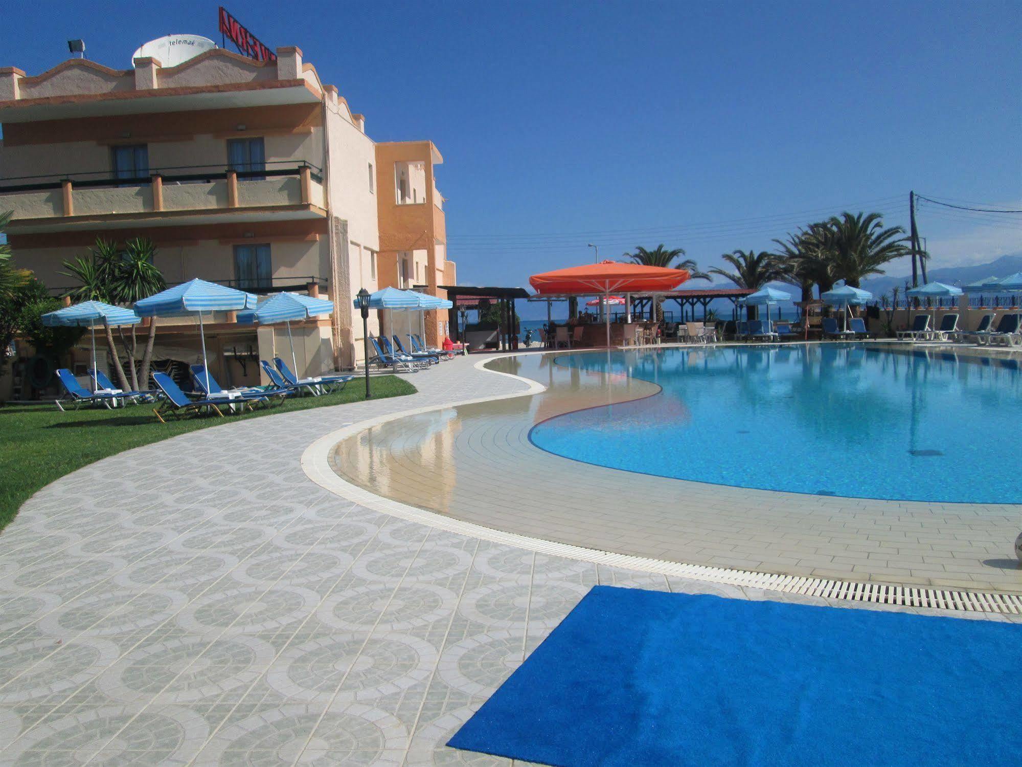 Ninos On The Aparthotel Roda (Corfu)