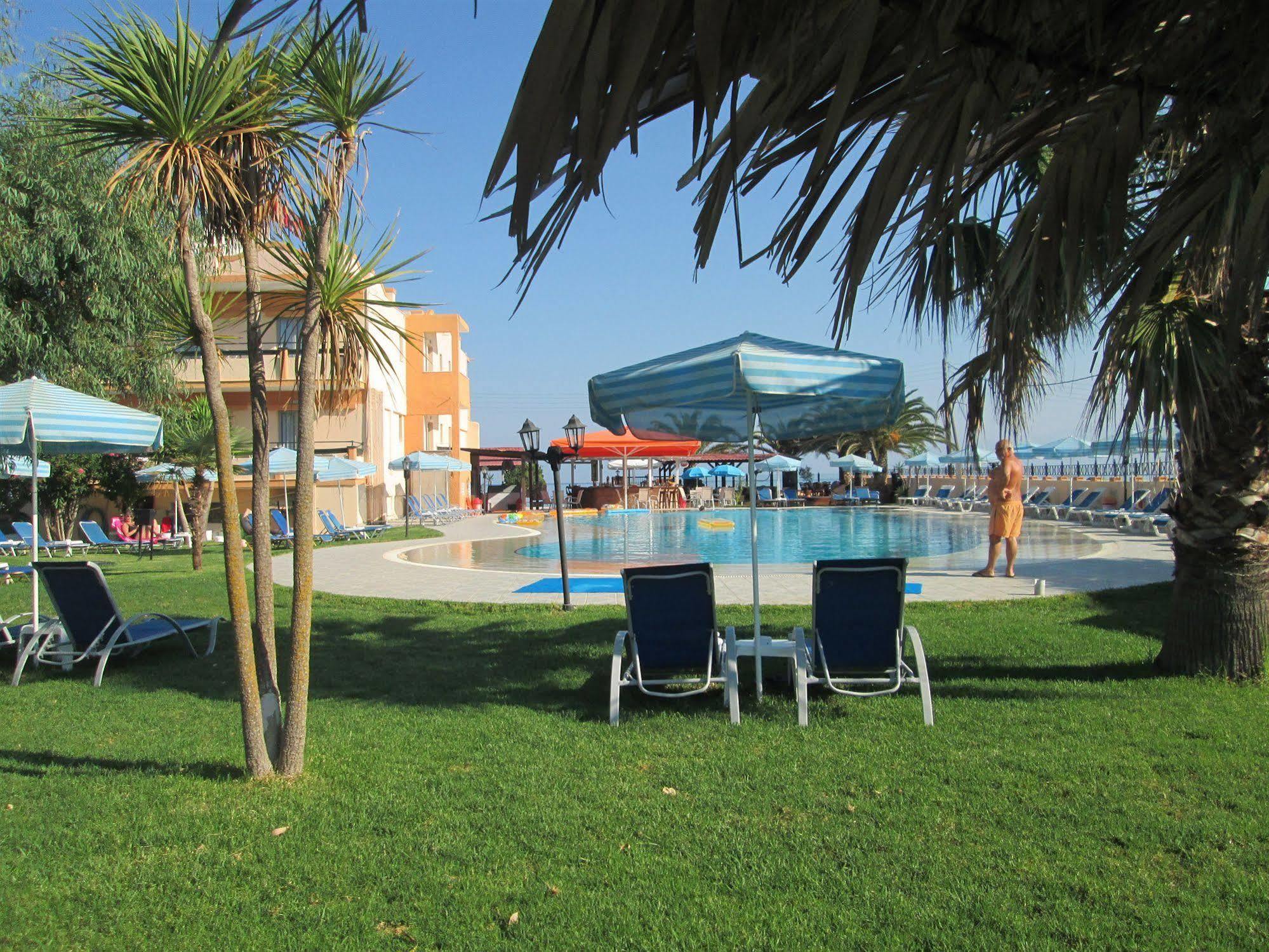 Ninos On The Aparthotel Roda (Corfu)
