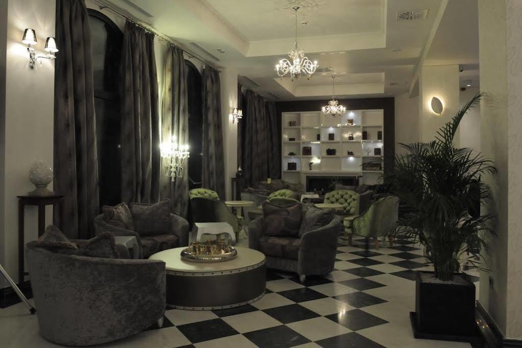 Dioni Boutique Hotel 4*