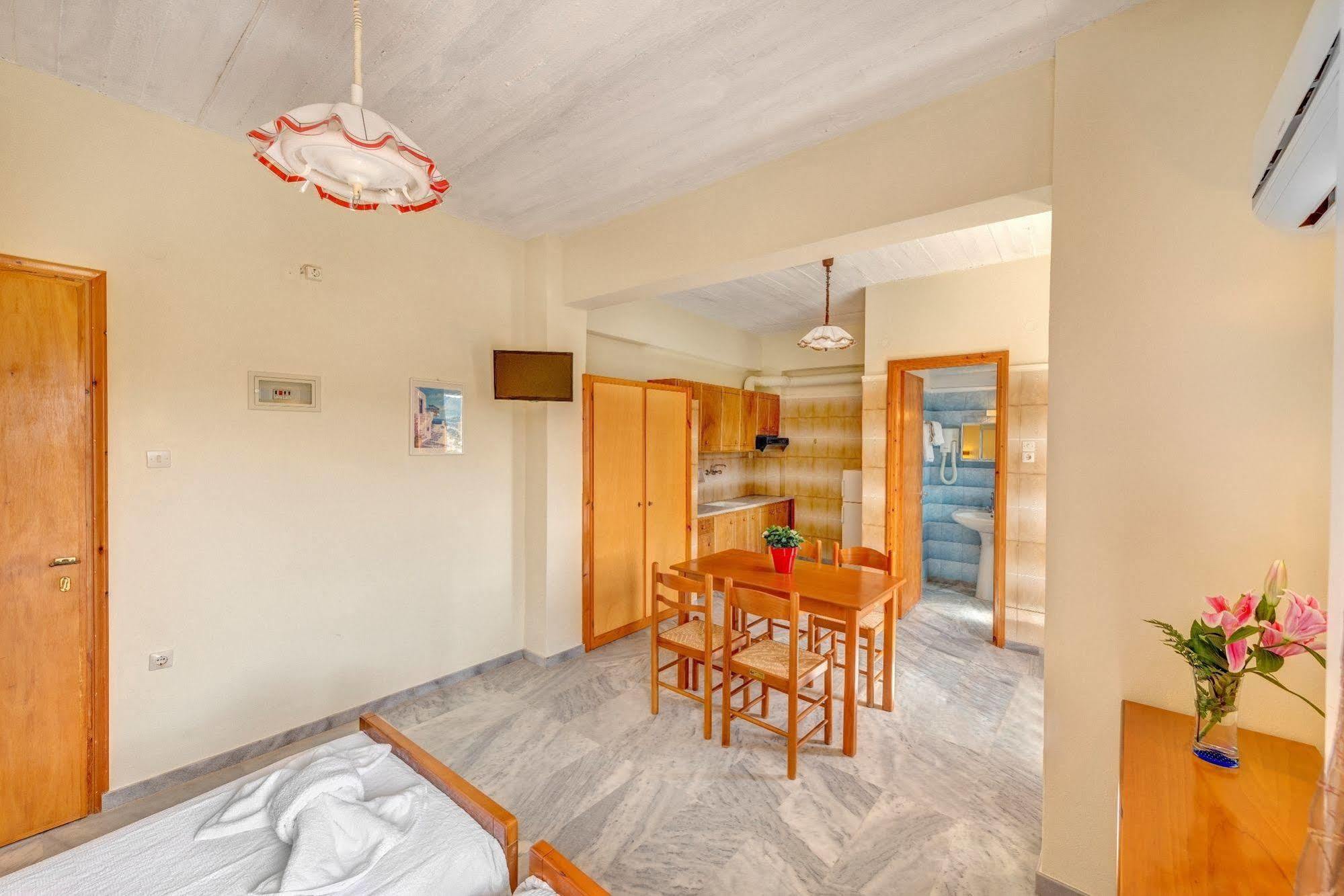 Smaragdi Aparthotel Vissa