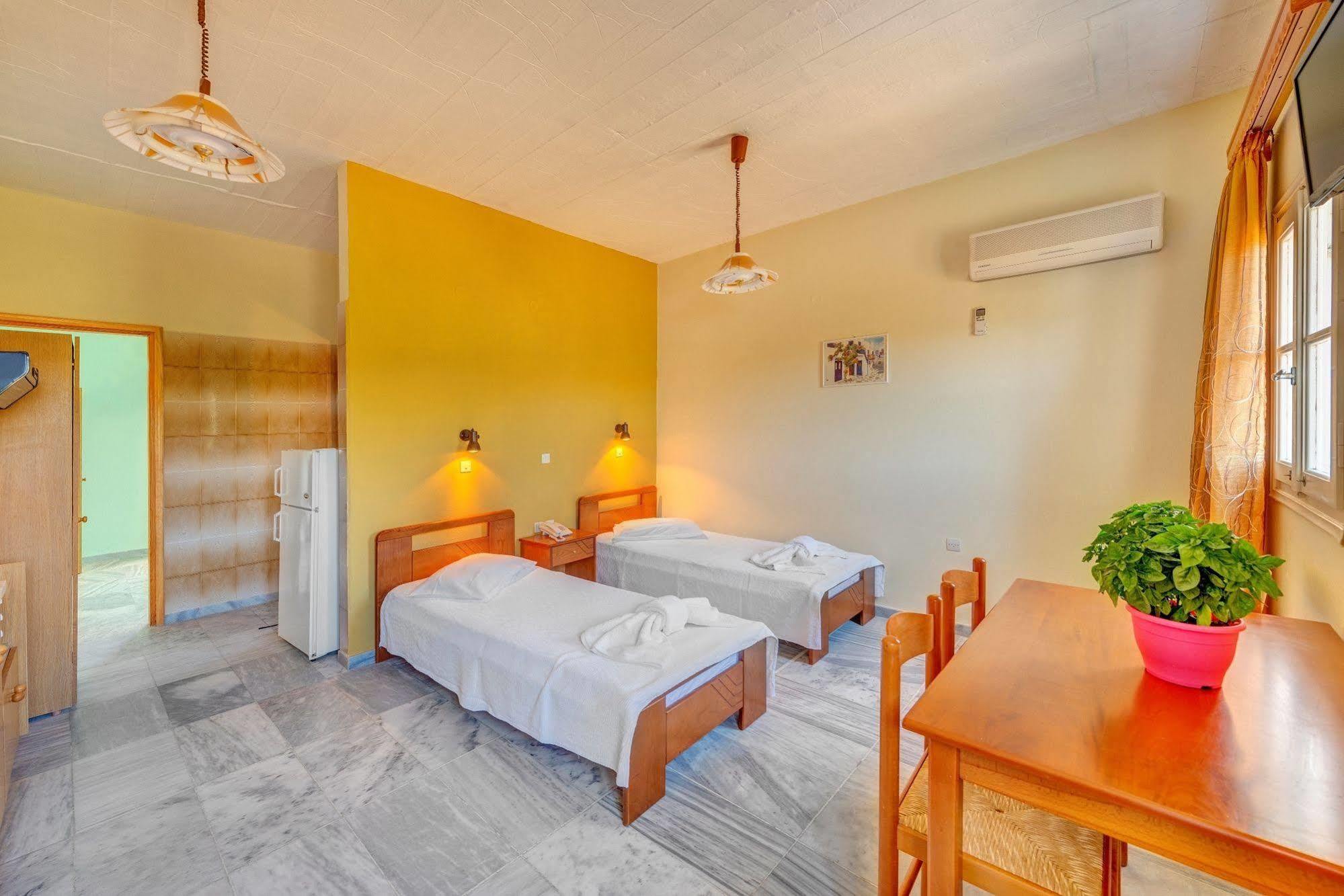 Smaragdi Aparthotel 2*