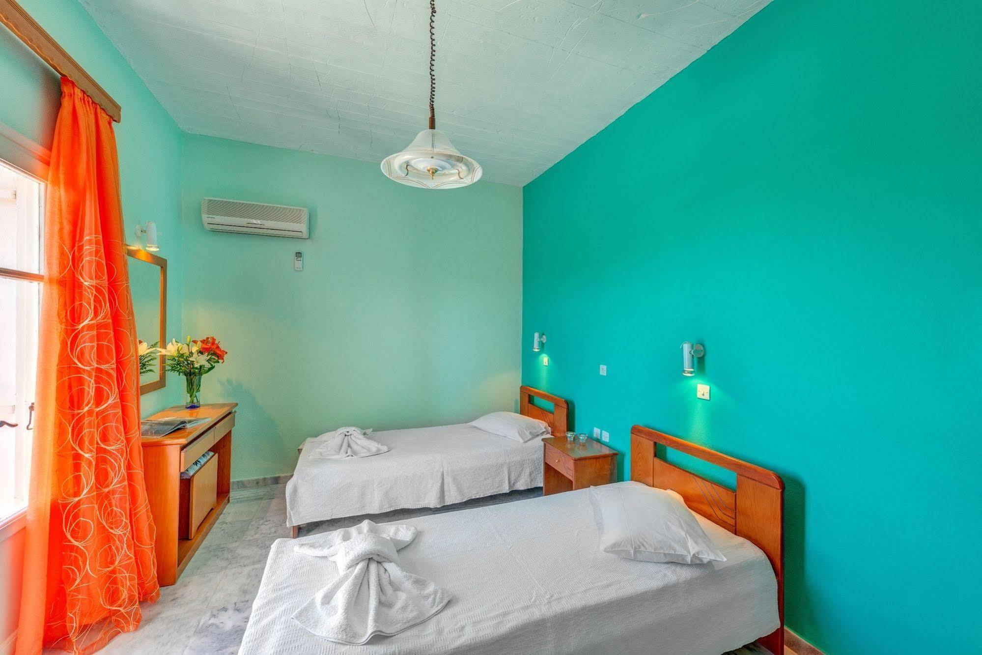 Smaragdi Aparthotel 2*