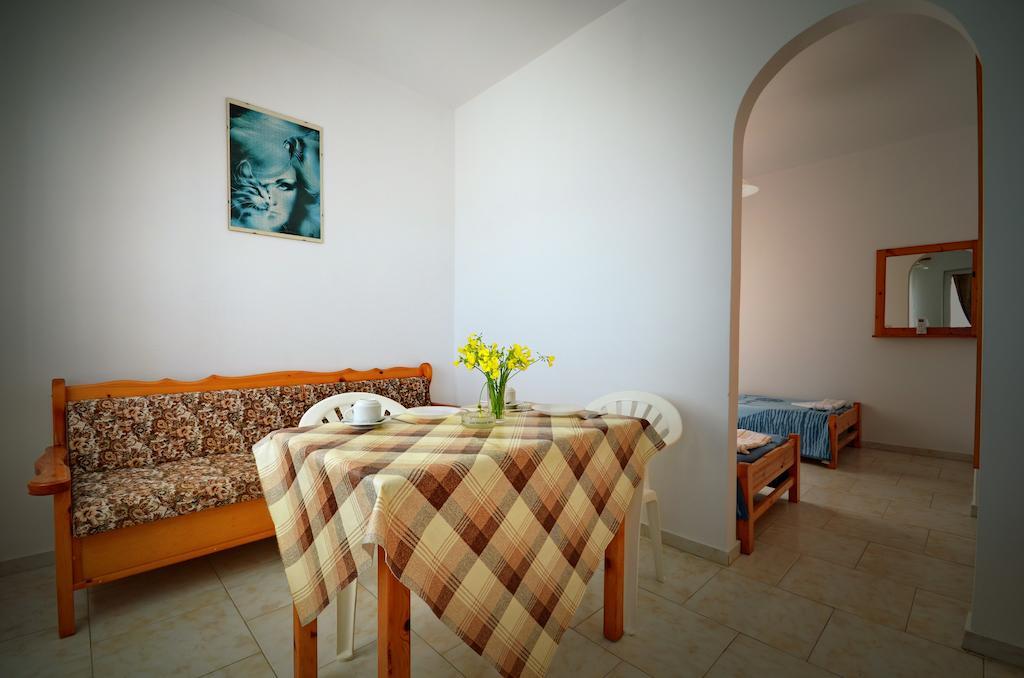 Anthoula Apartment *