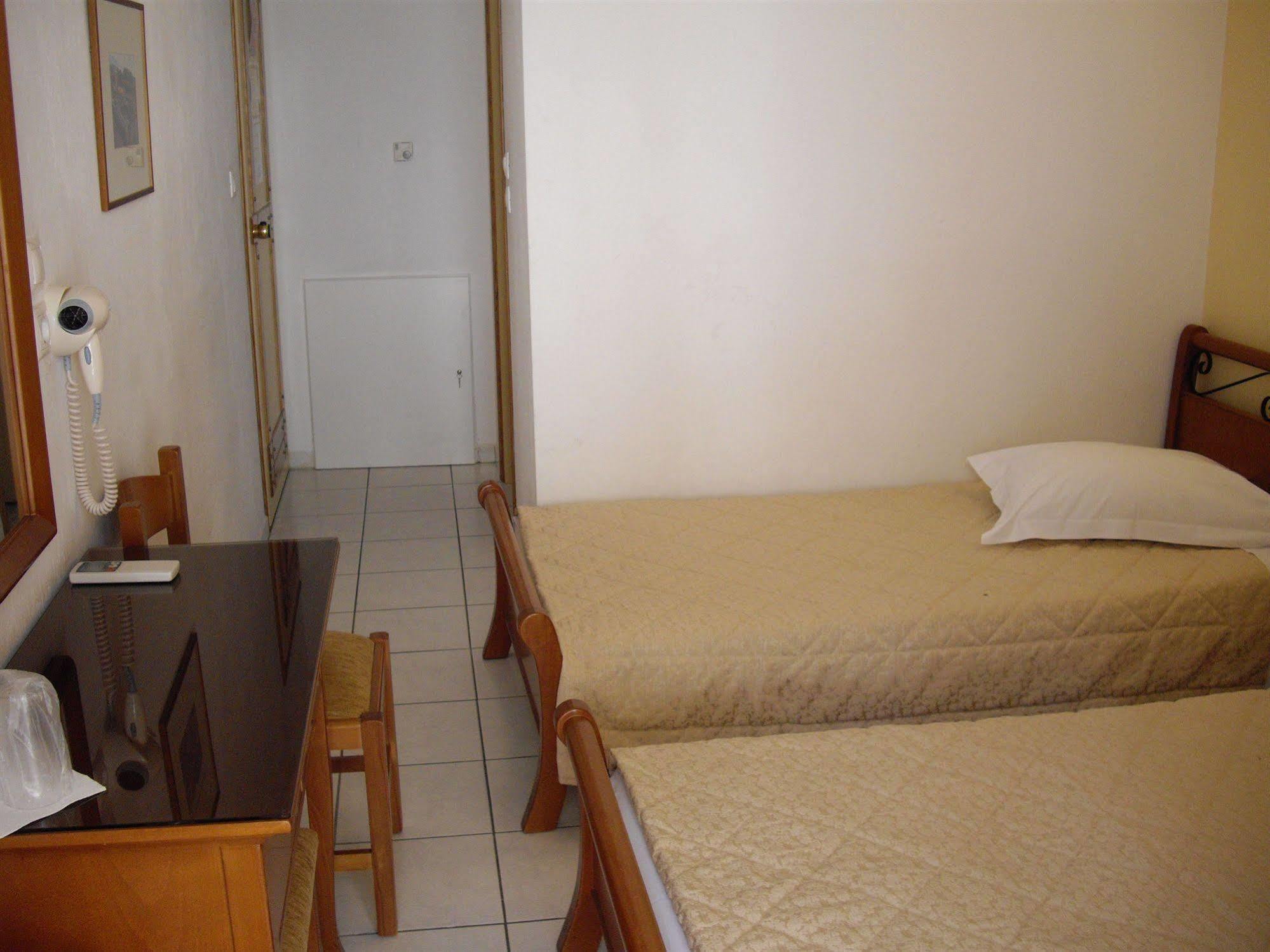 Pitho Hotel 3*