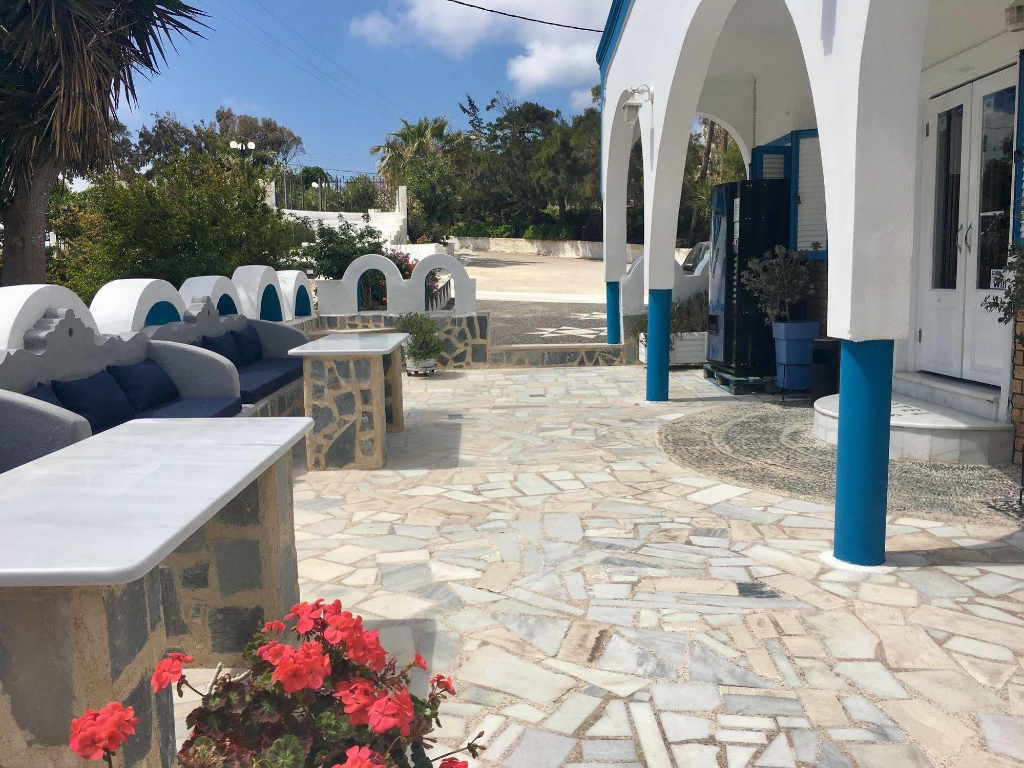 Hotel Lodos Karterados (Santorini)