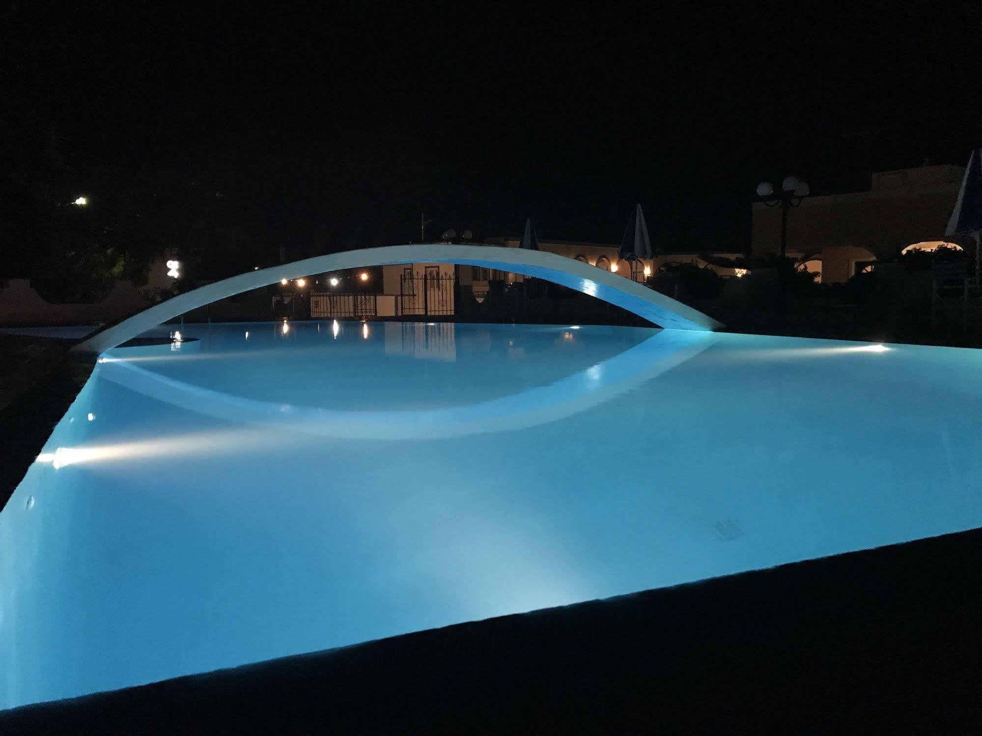 Lodos Hotel Karterados (Santorini)
