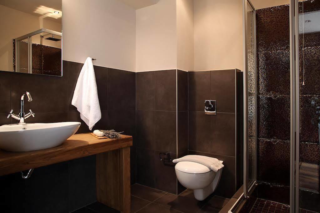 Theta Pelion 4*