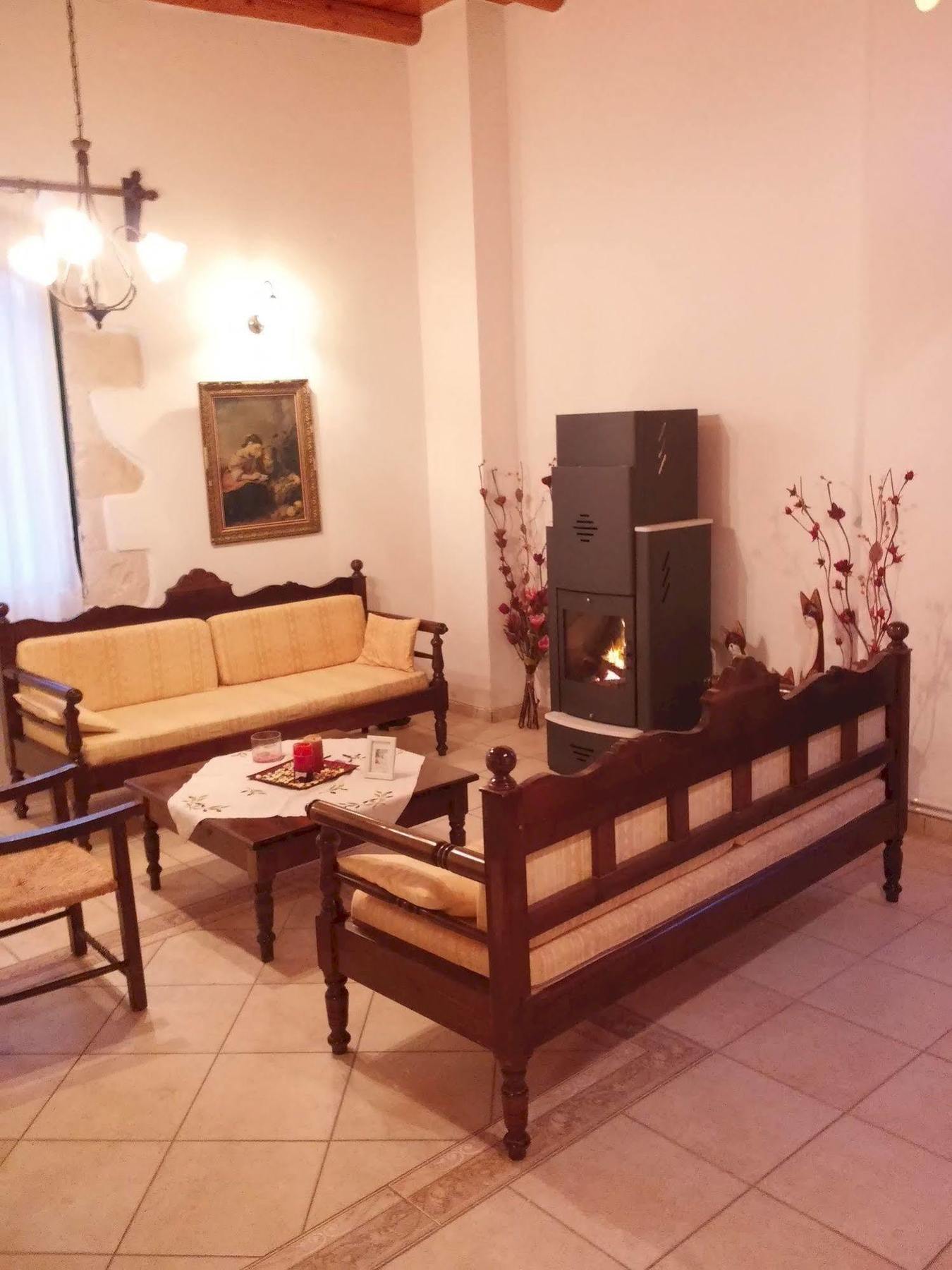 Skandalis Traditional Apartment *