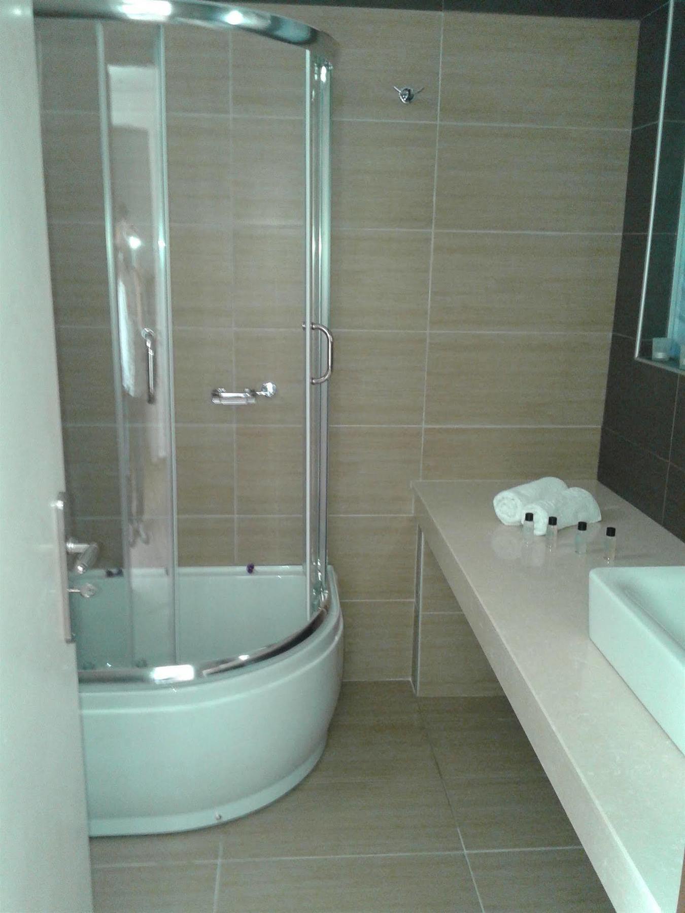 Karavos Aparthotel 2*