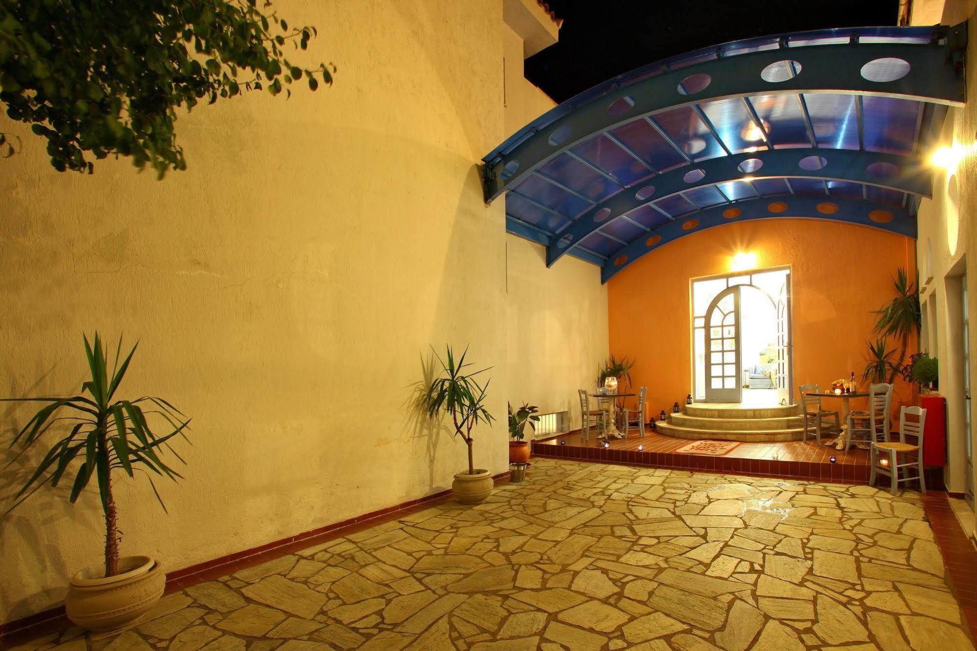Hotel Dolphin 2*