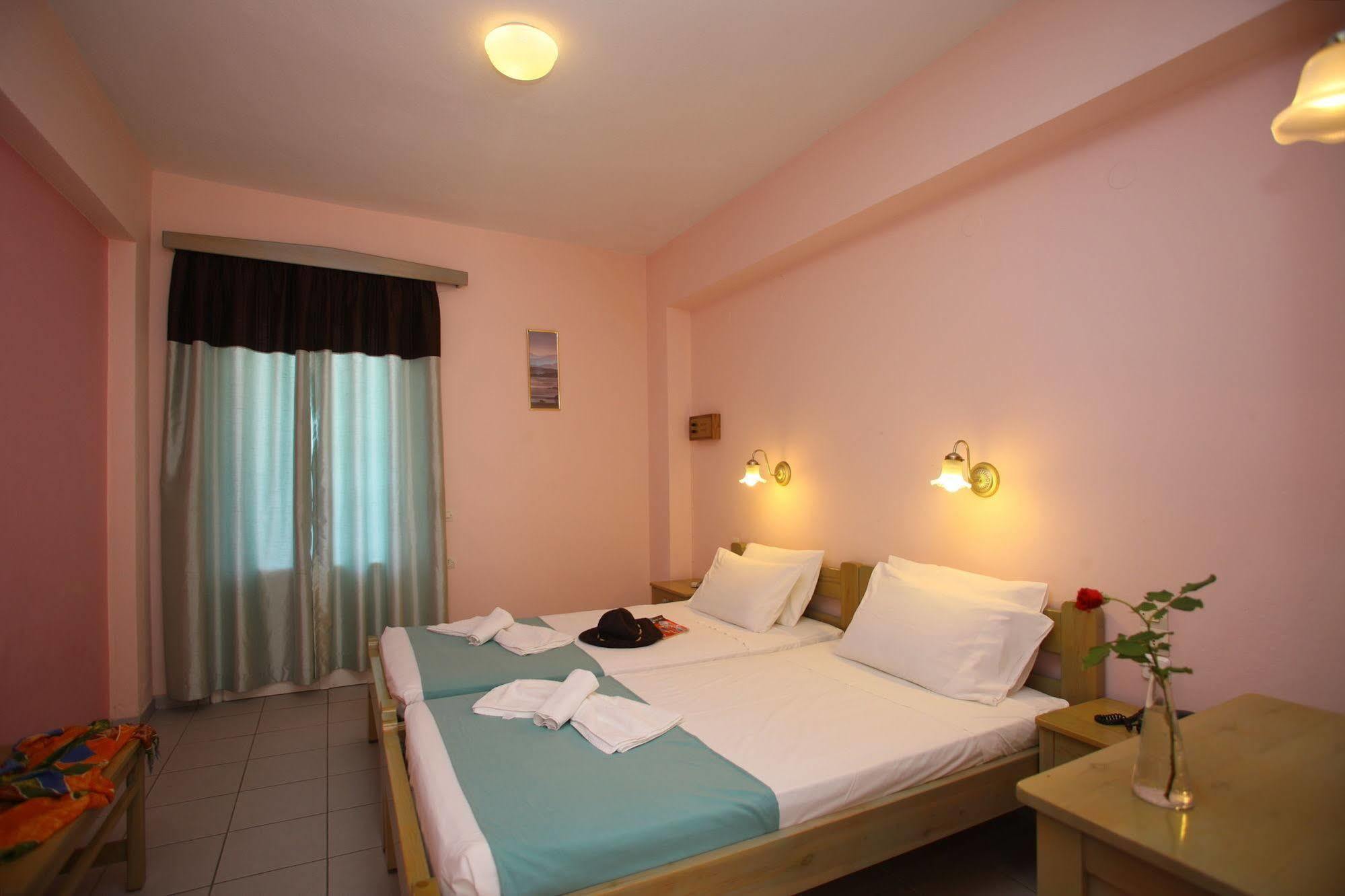 Dolphin Hotel Skopelos Town