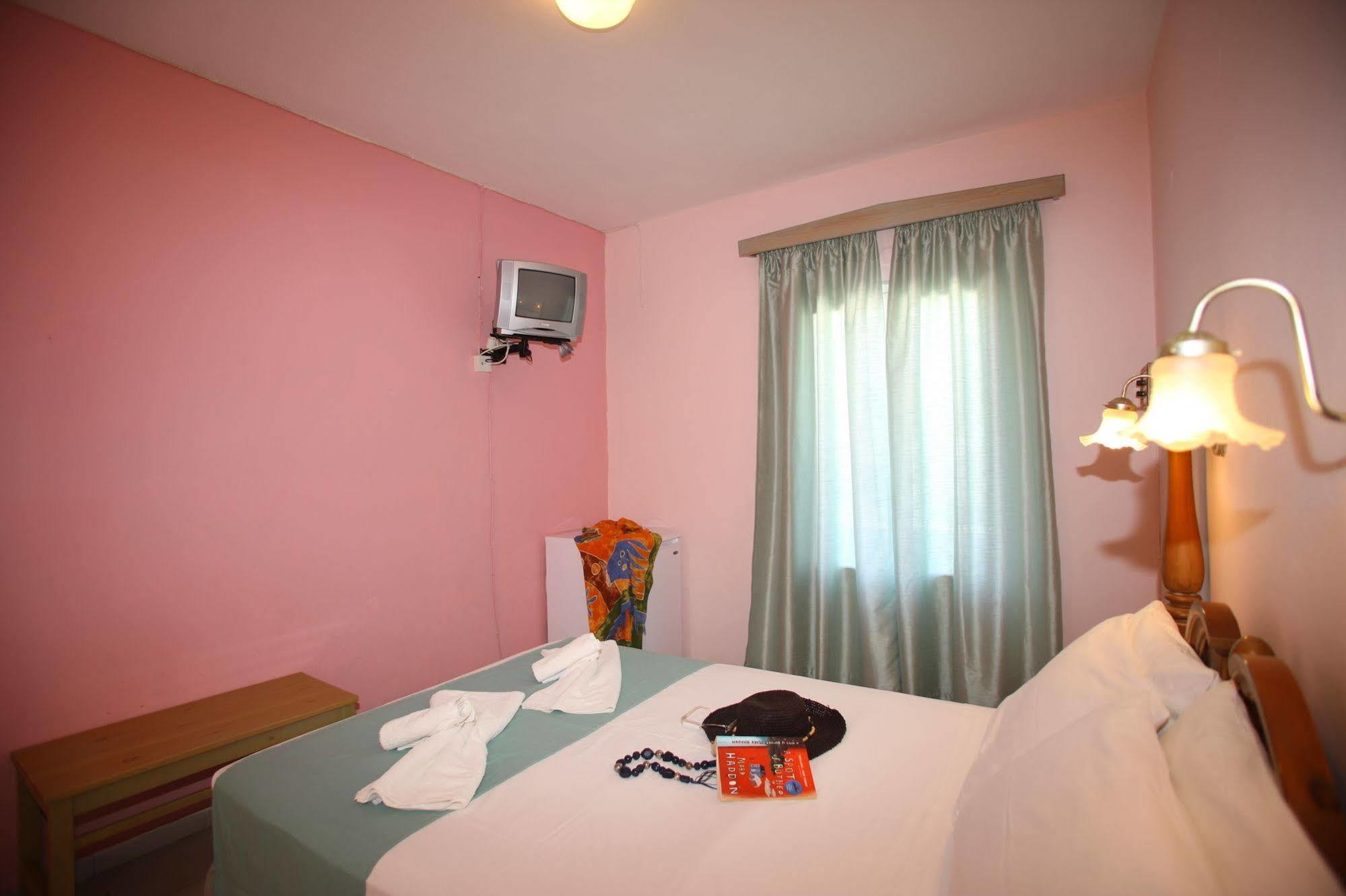 Hotel Dolphin 2*
