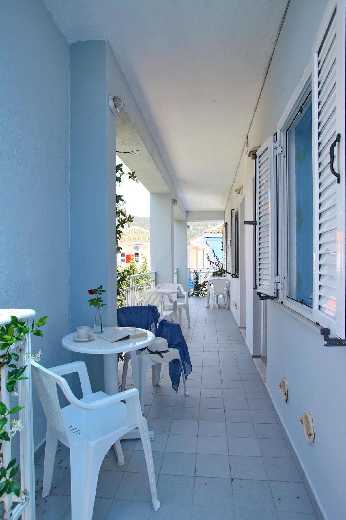 Dolphin Hotel 2*